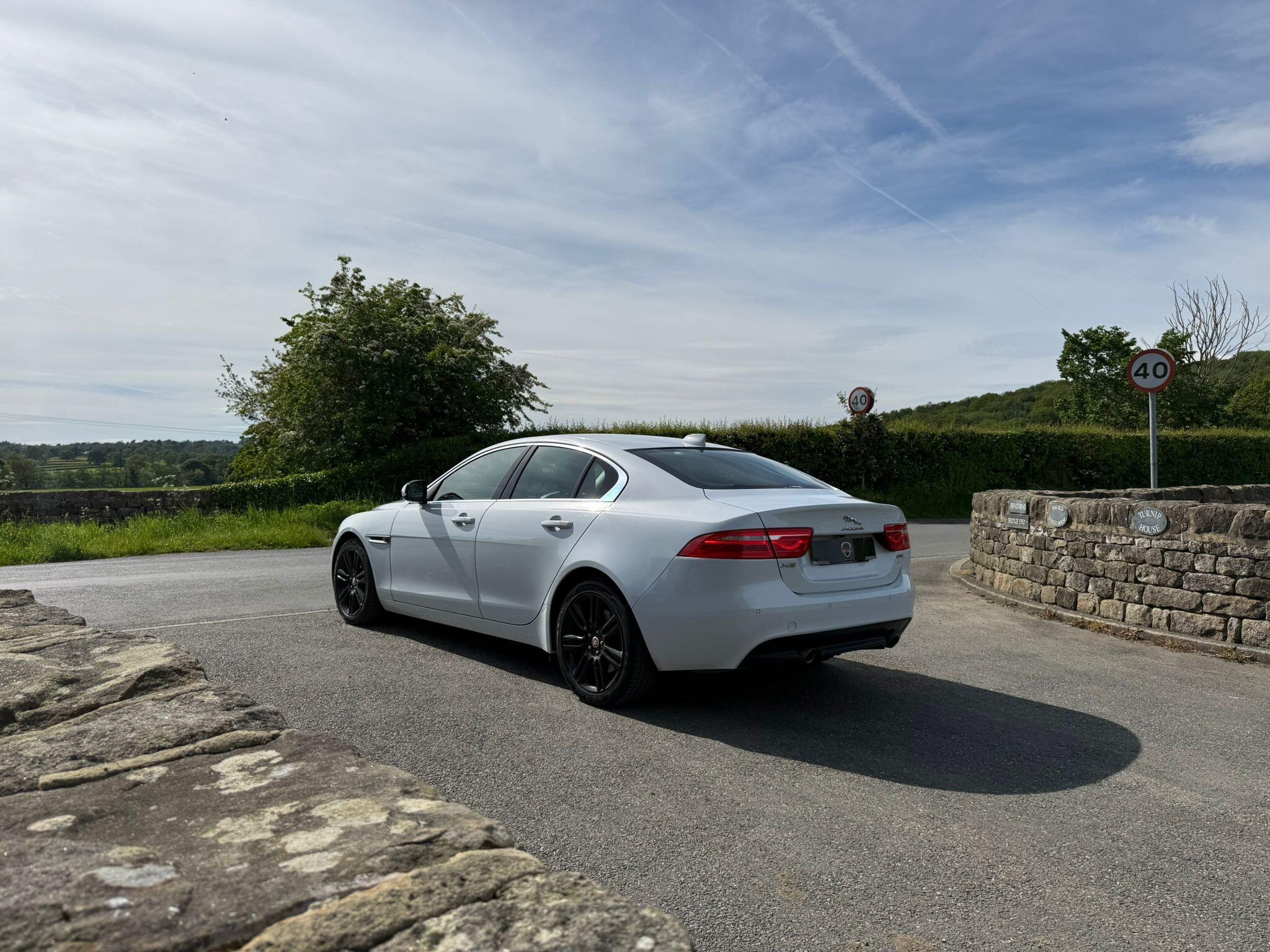 Jaguar XE - Image 15