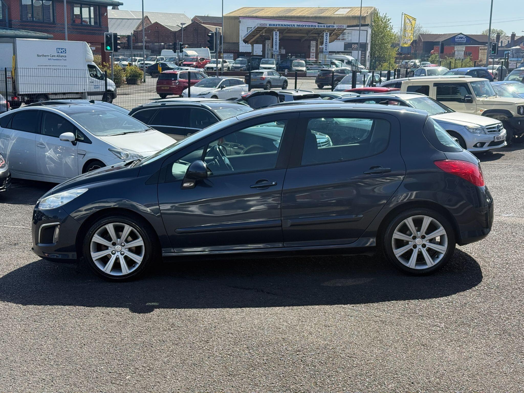 Peugeot 308 - Image 15