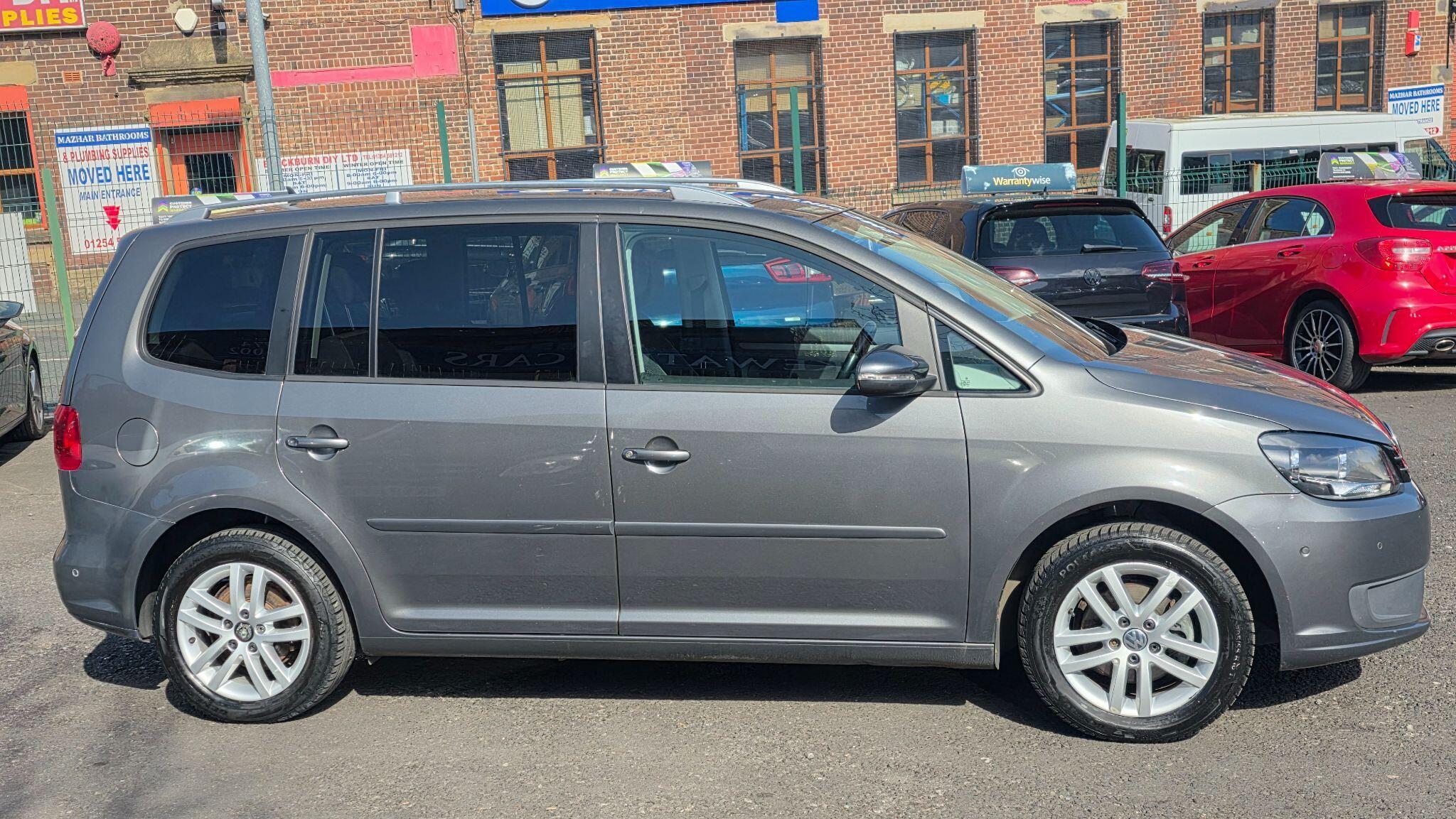 Volkswagen Touran - Image 8