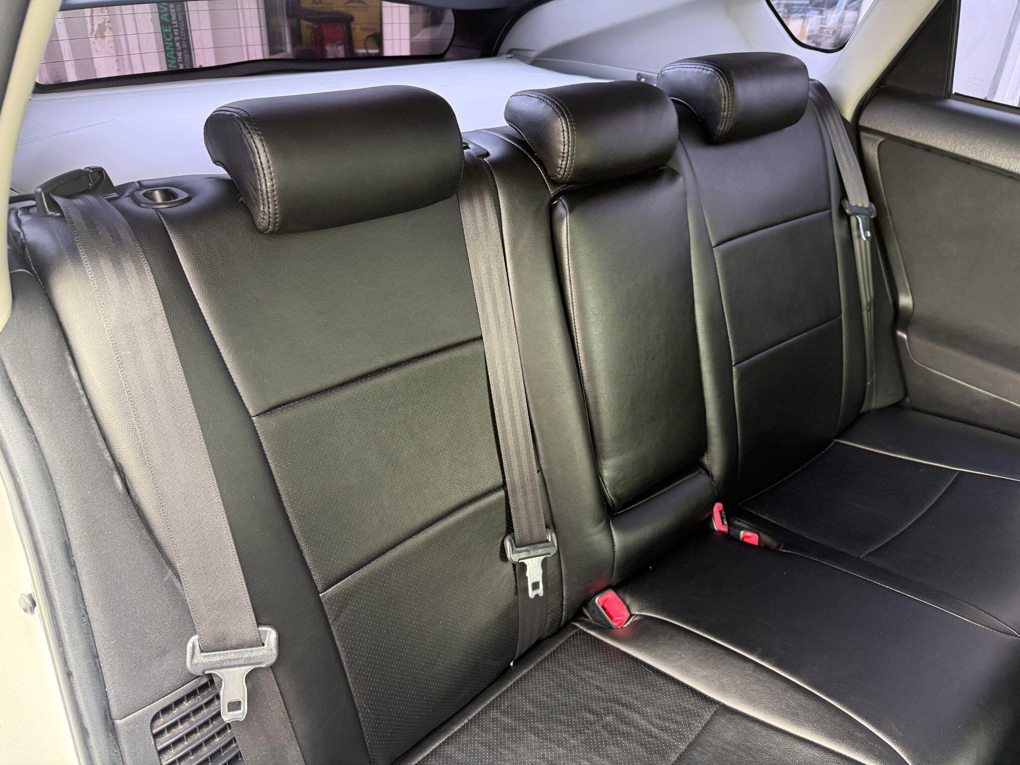 Toyota Prius - Image 33