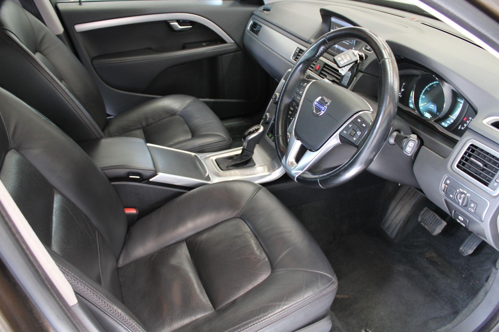 Volvo XC70 - Image 43