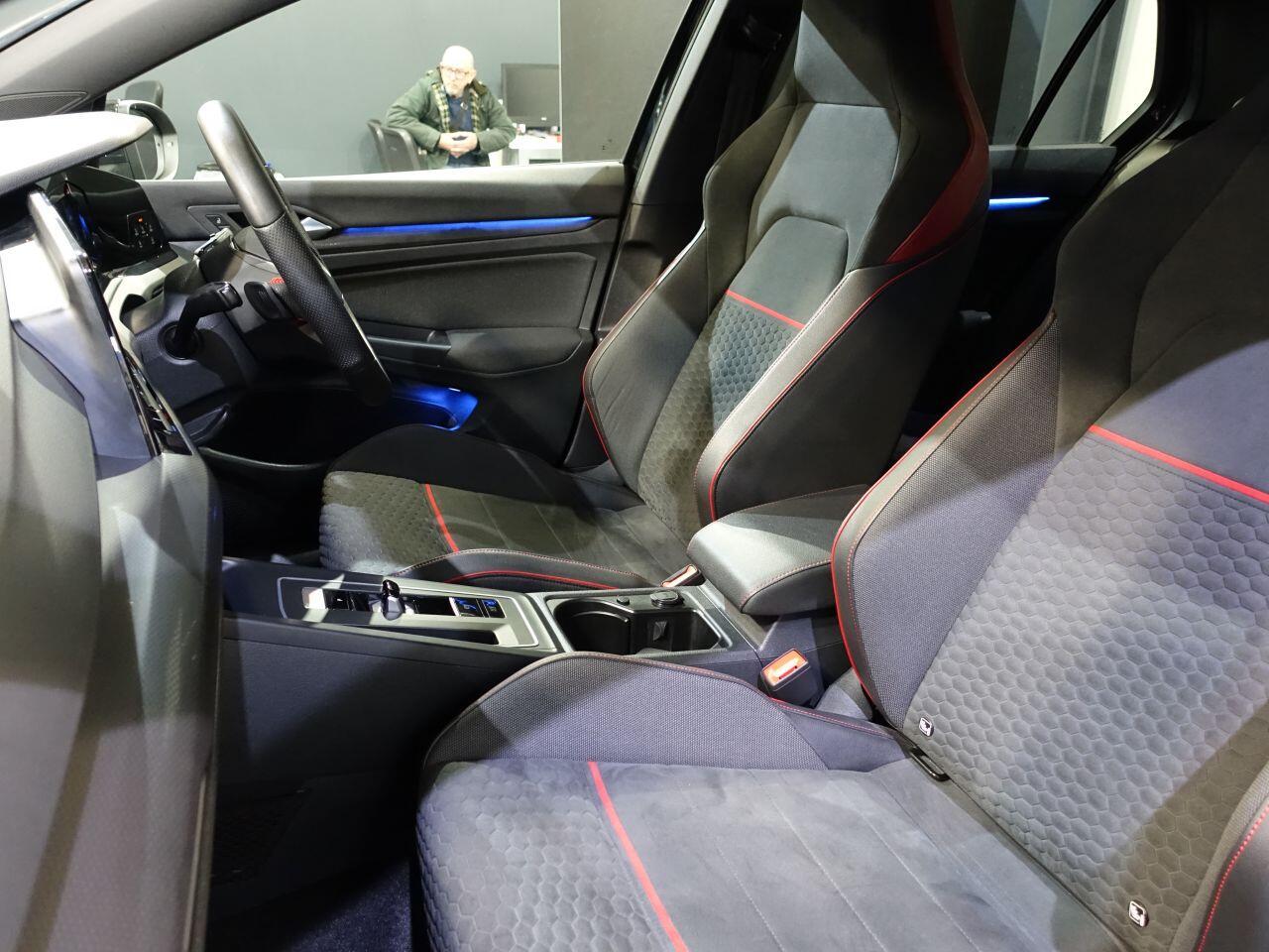 Volkswagen Golf - Image 17