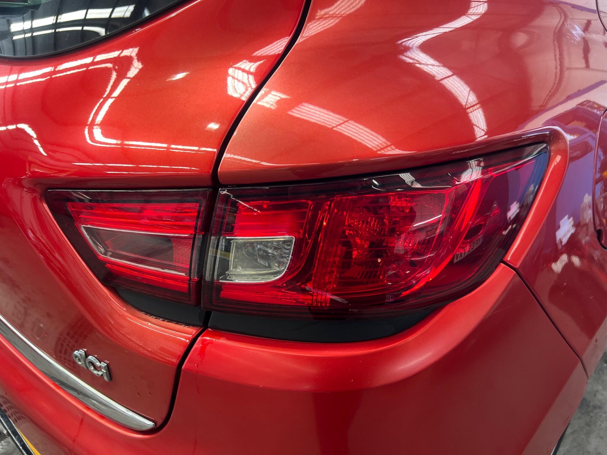 Renault Clio - Image 29