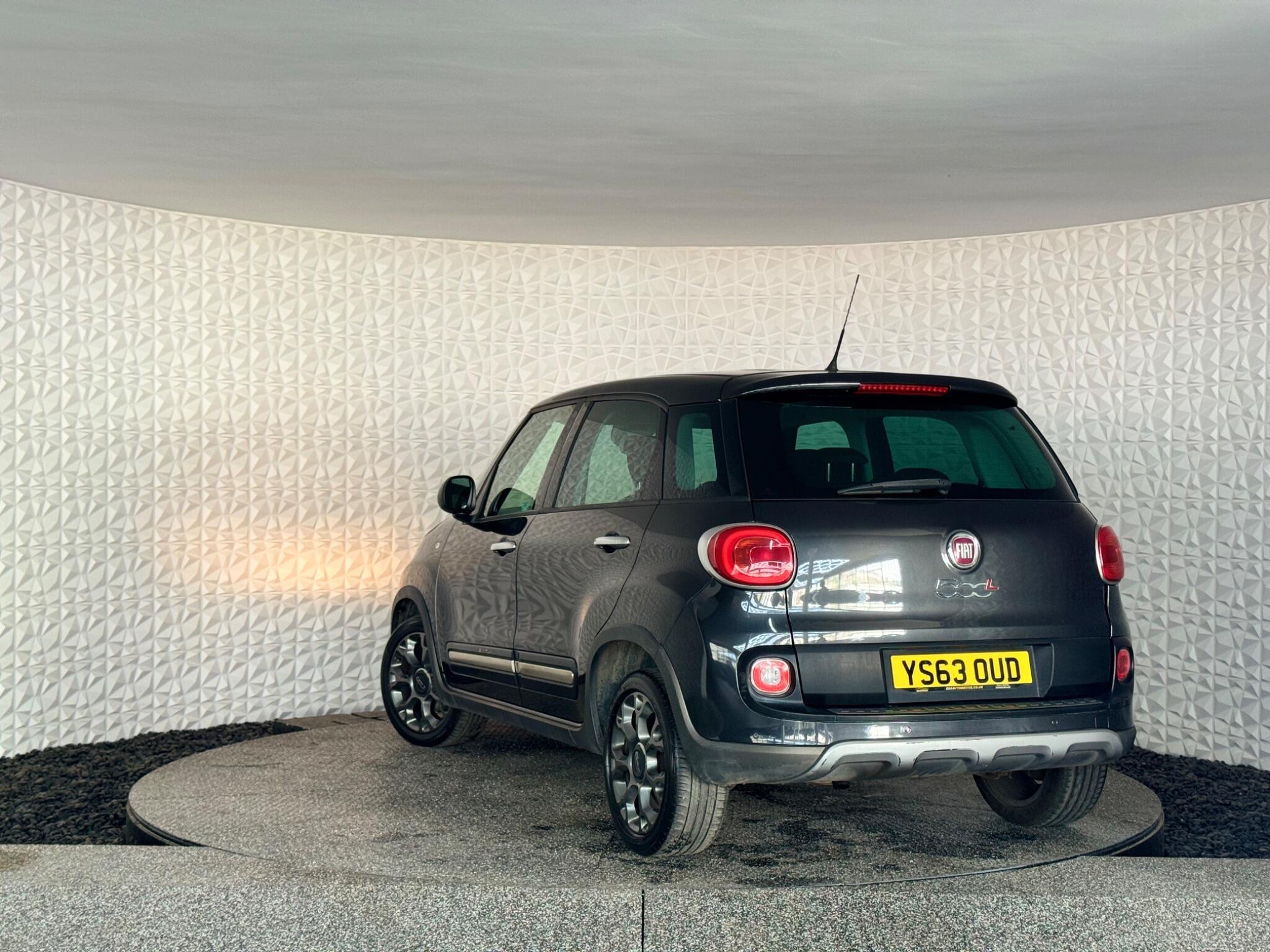 Fiat 500L - Image 12