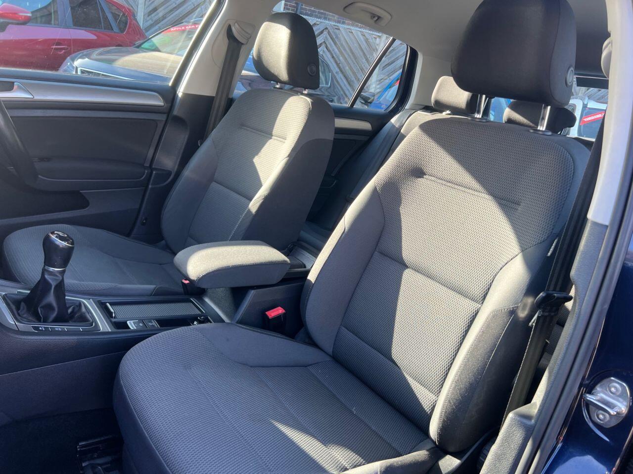 Volkswagen Golf - Image 17