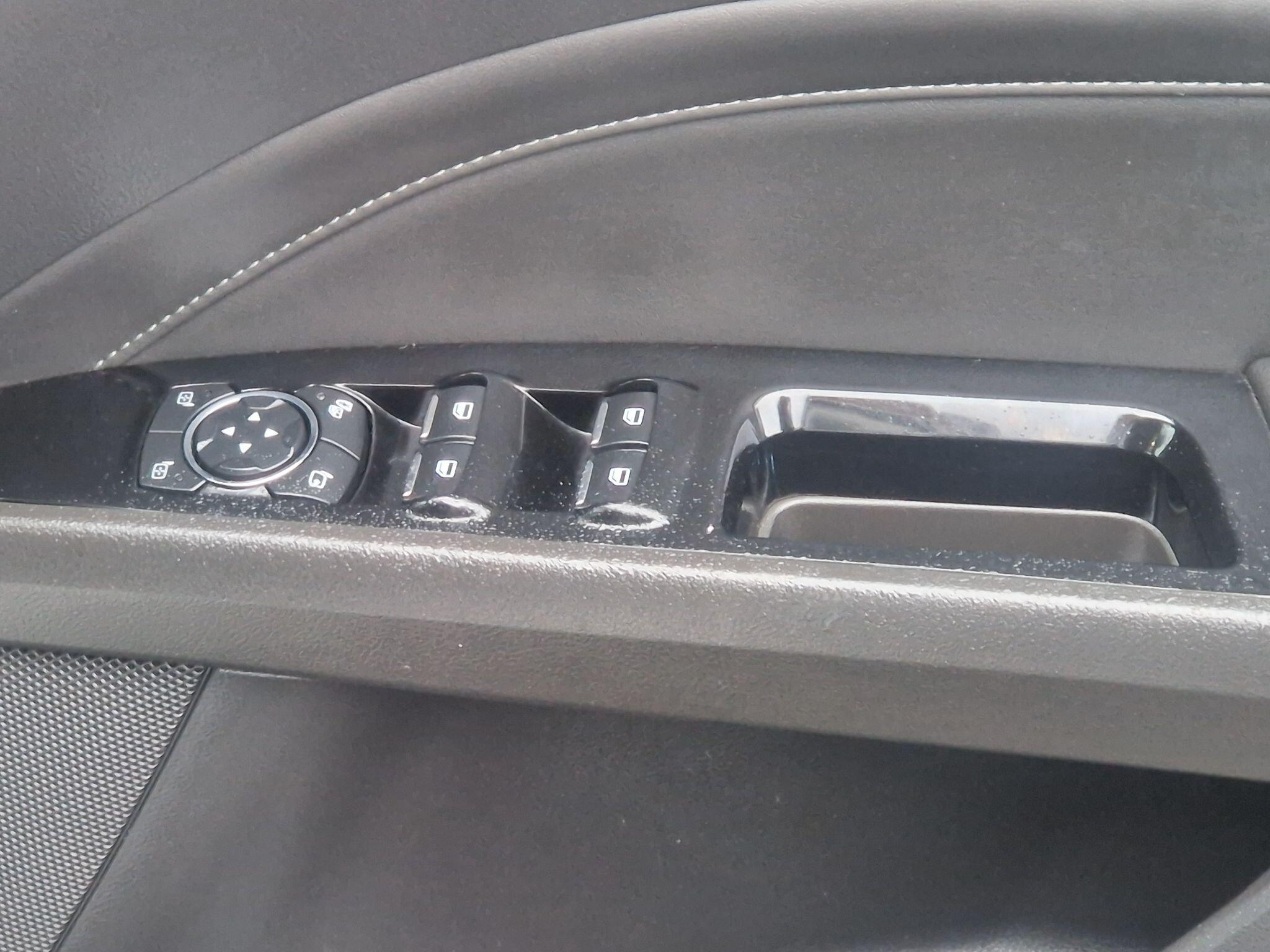 Ford Mondeo - Image 29