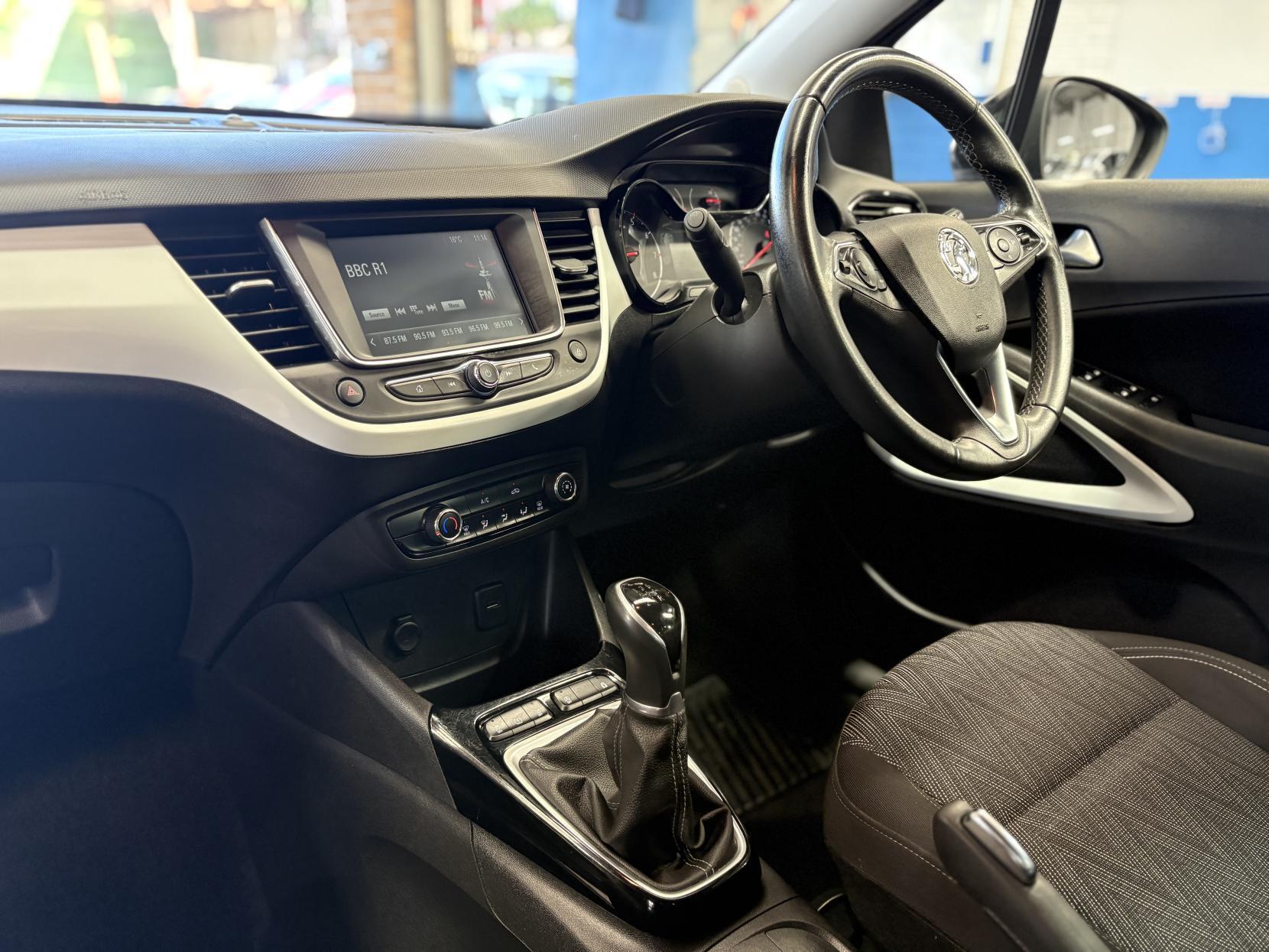 Vauxhall Crossland X - Image 19