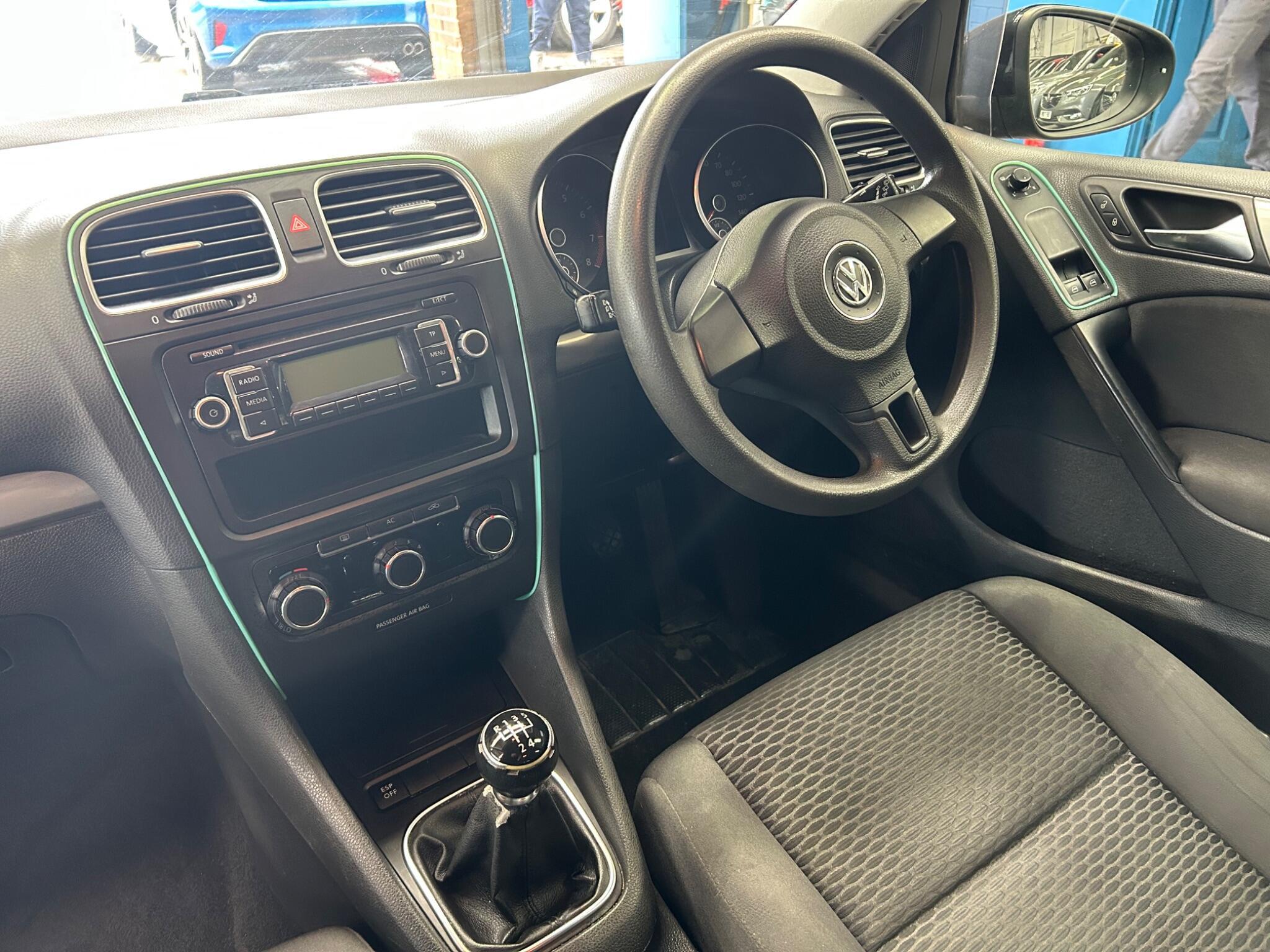 Volkswagen Golf - Image 13