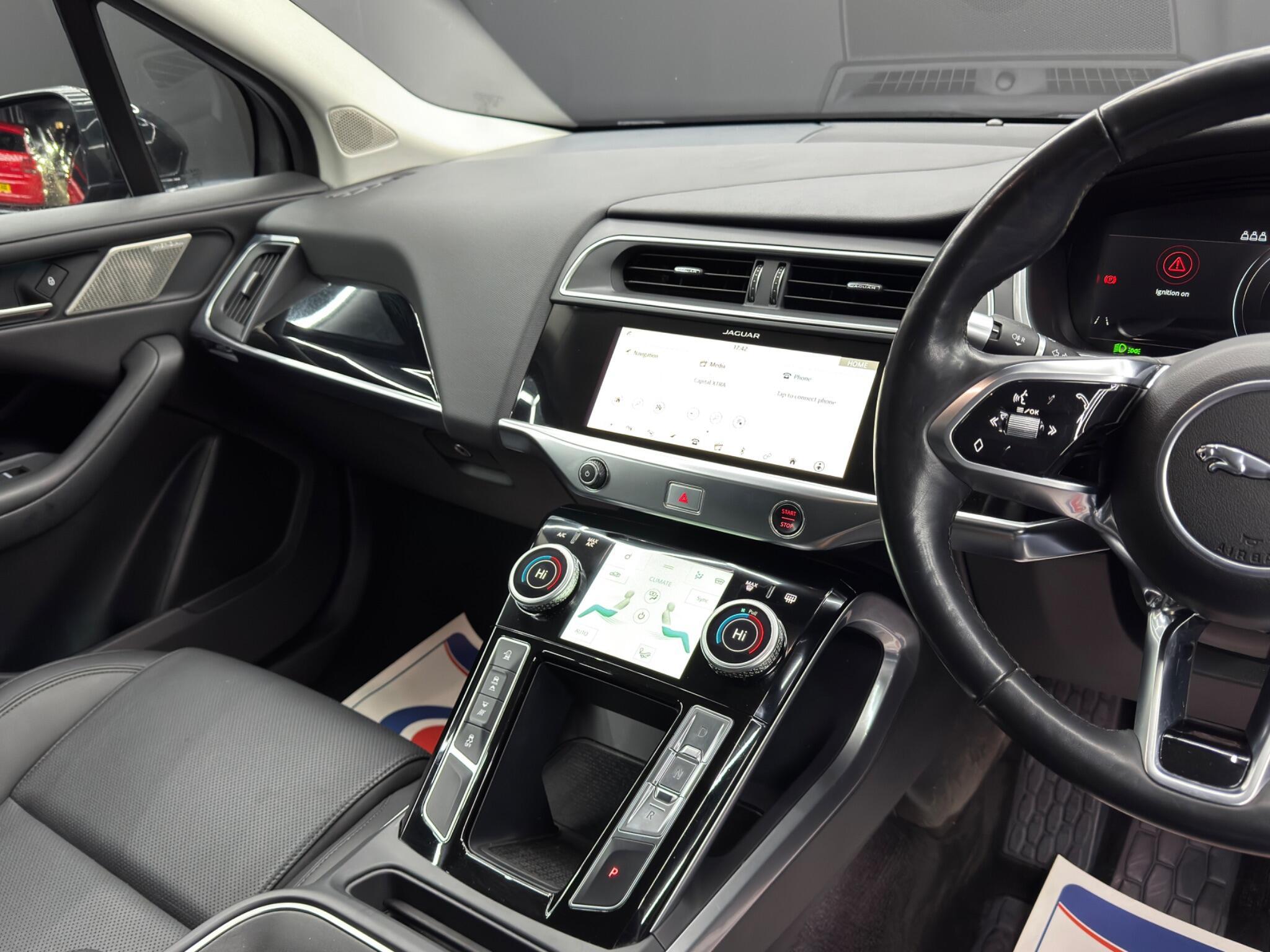 Jaguar I-Pace - Image 25