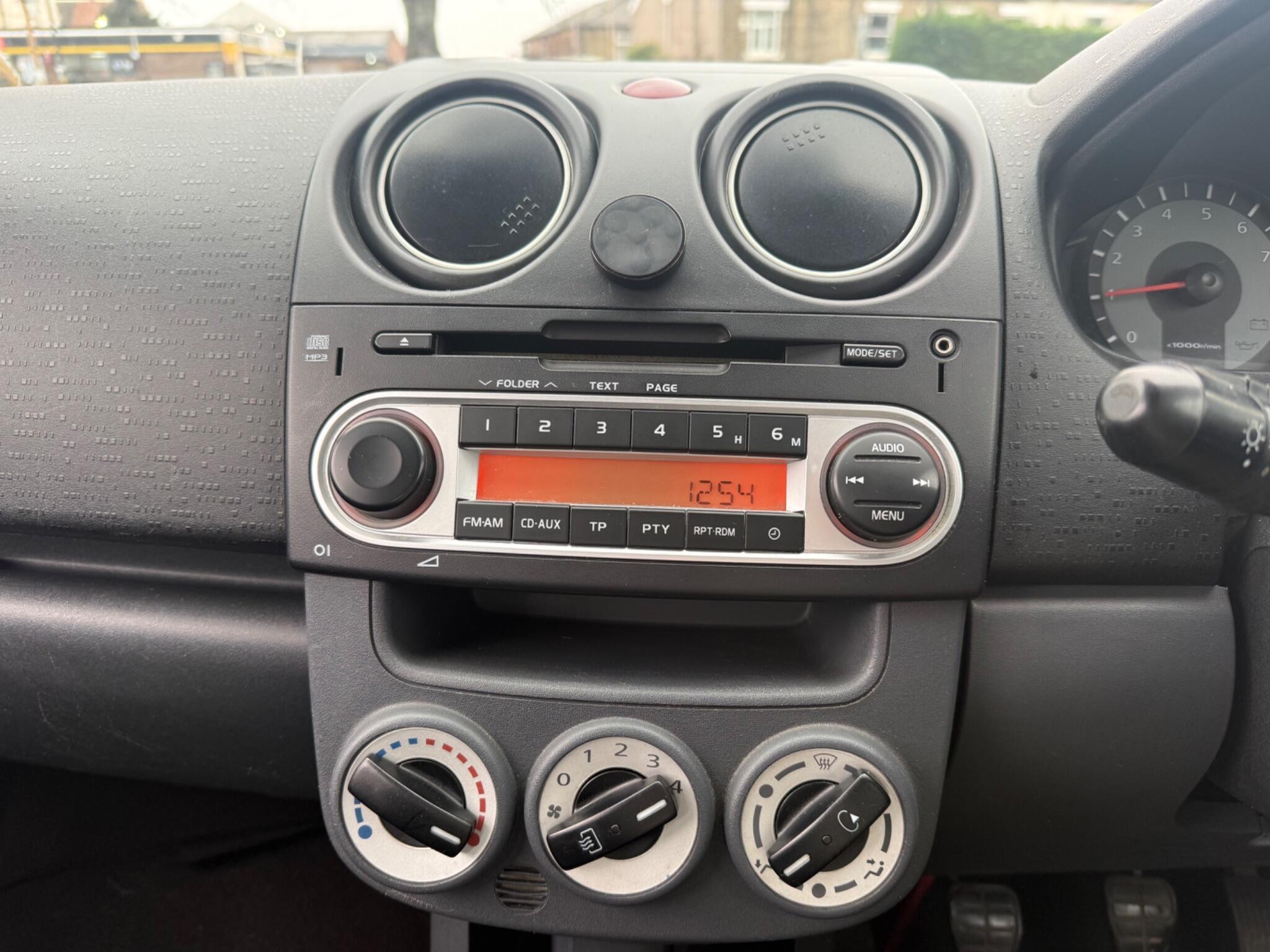 Mitsubishi Colt - Image 16
