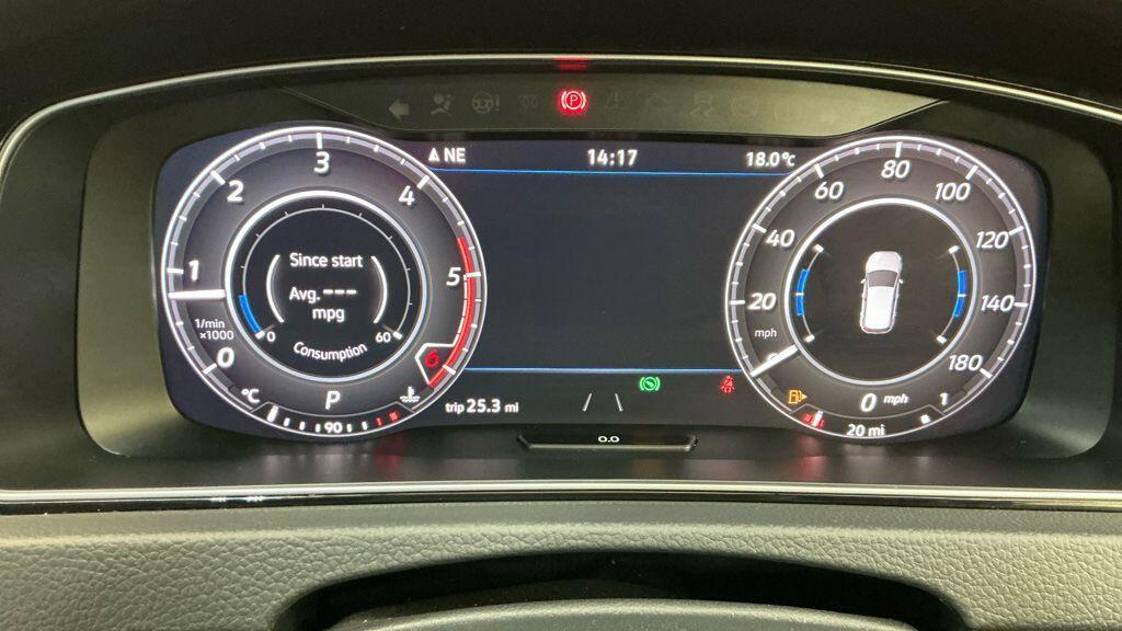 Volkswagen Golf - Image 4