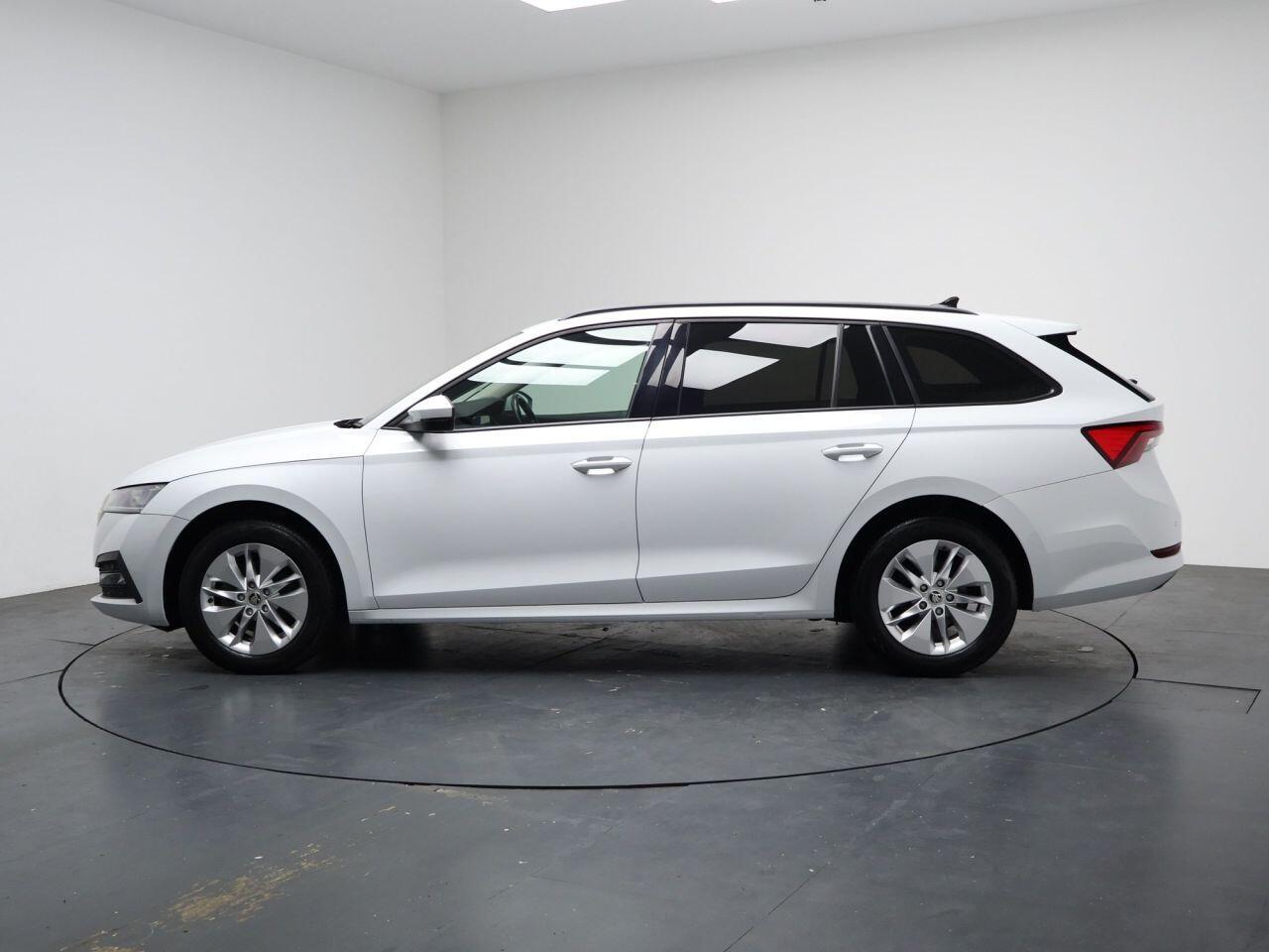 Skoda Octavia - Image 8