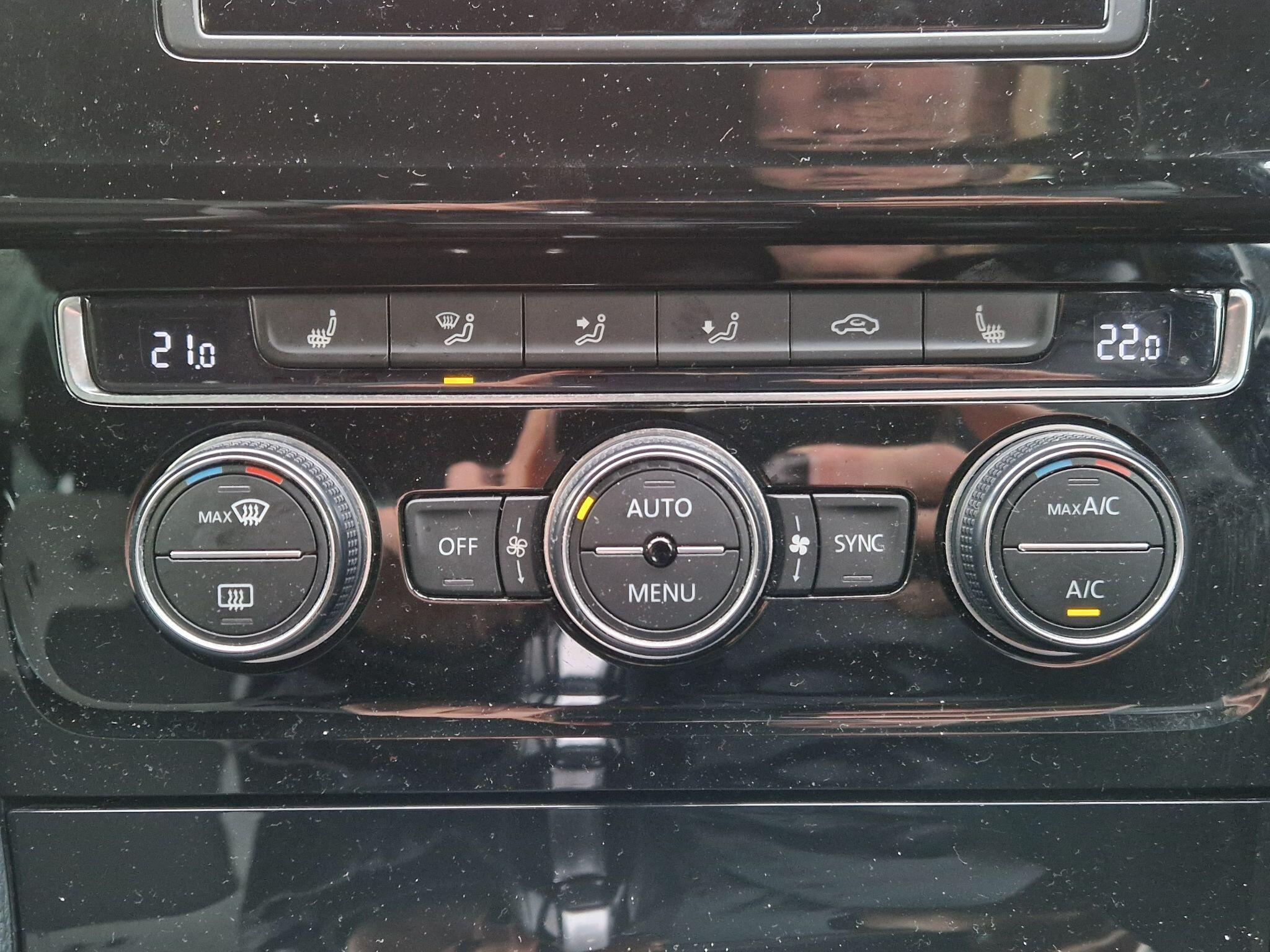 Volkswagen Golf - Image 47