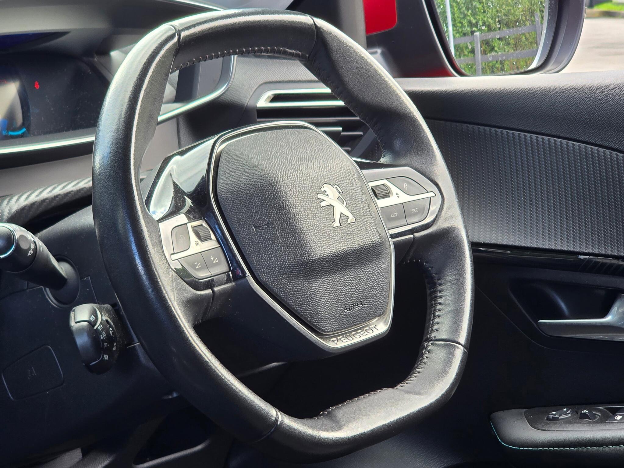 Peugeot 208 - Image 5
