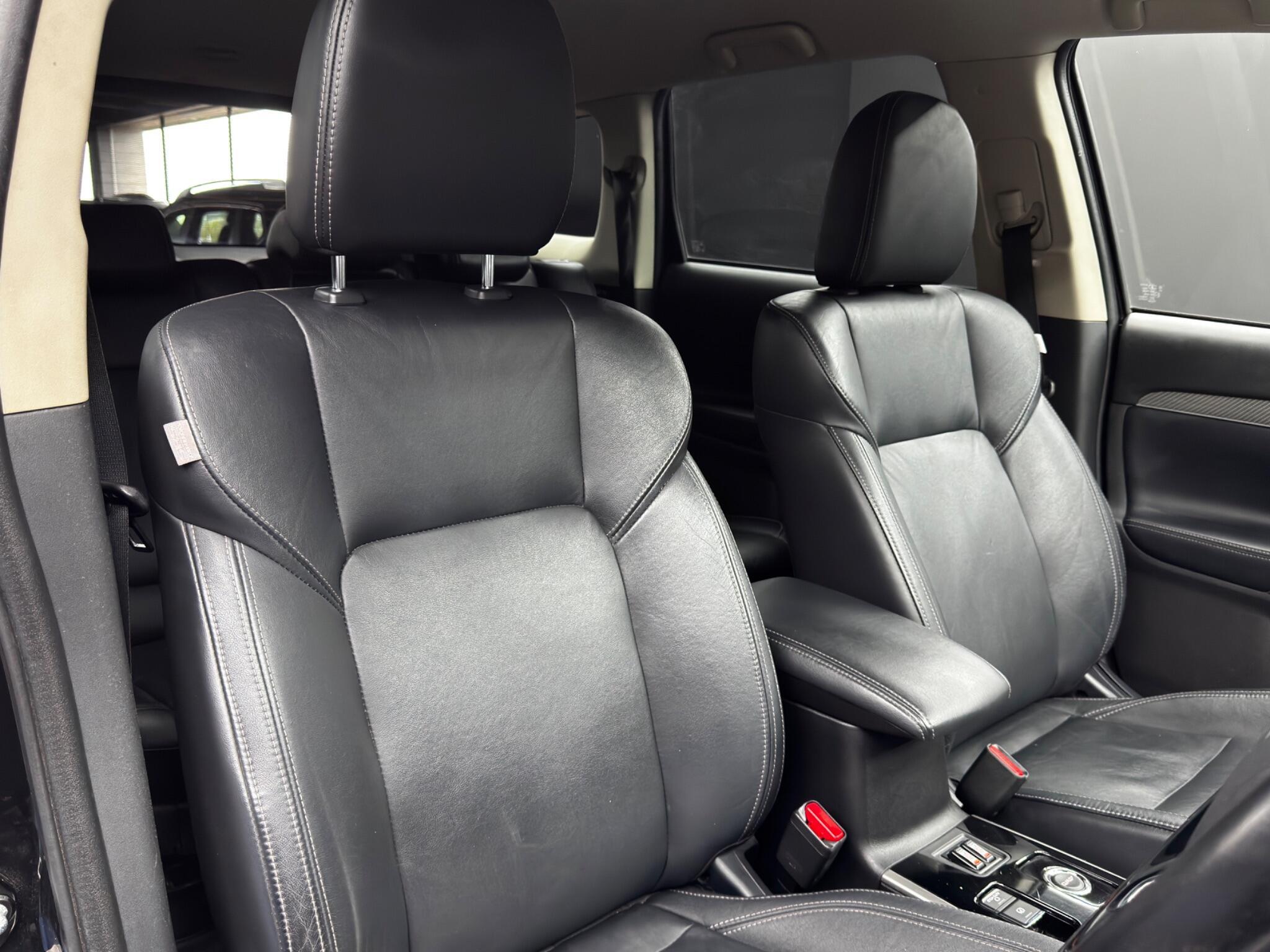 Mitsubishi Outlander - Image 12