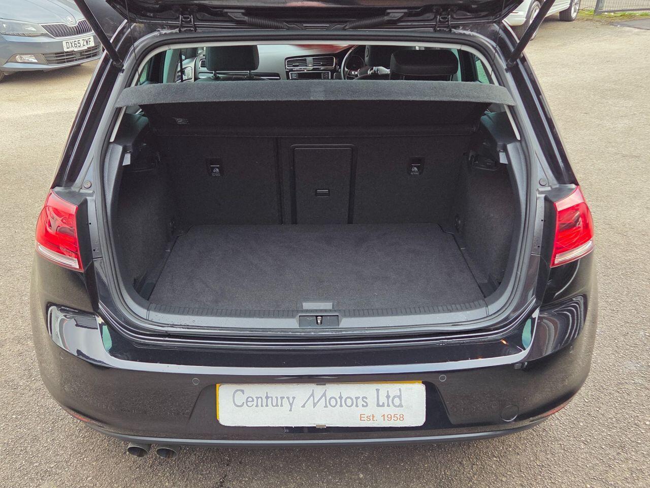 Volkswagen Golf - Image 12