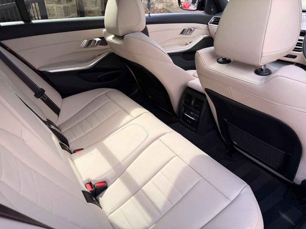 BMW 3 Series - Image 34