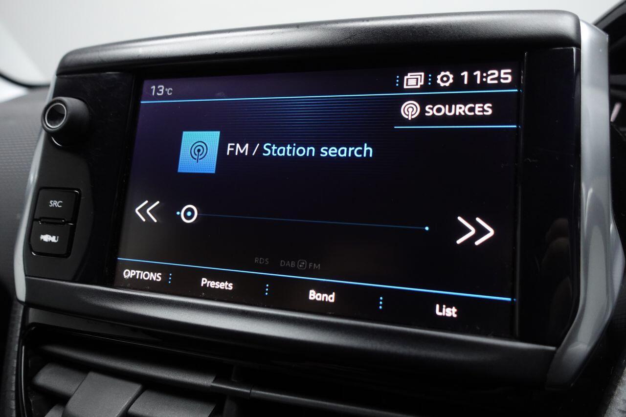 Peugeot 208 - Image 32