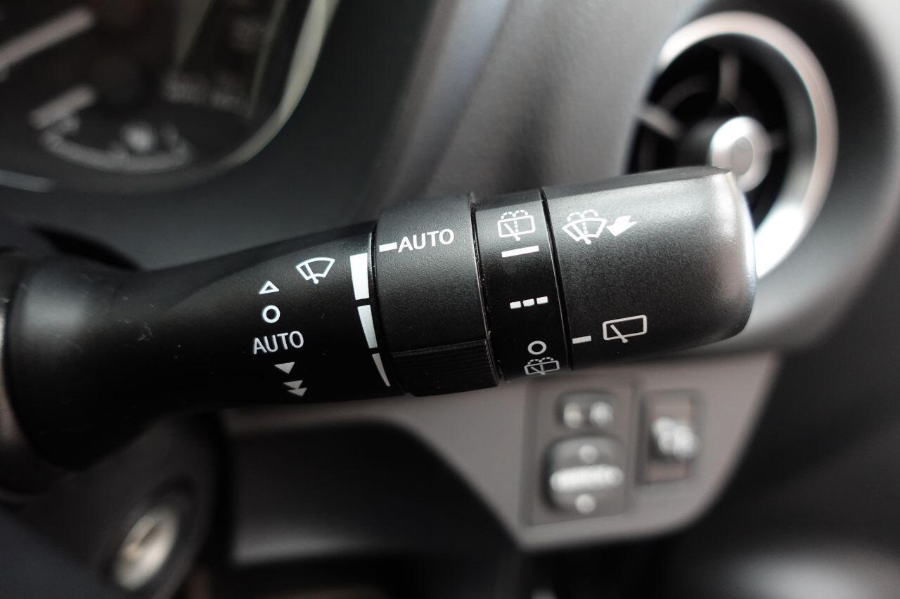 Toyota Yaris - Image 33