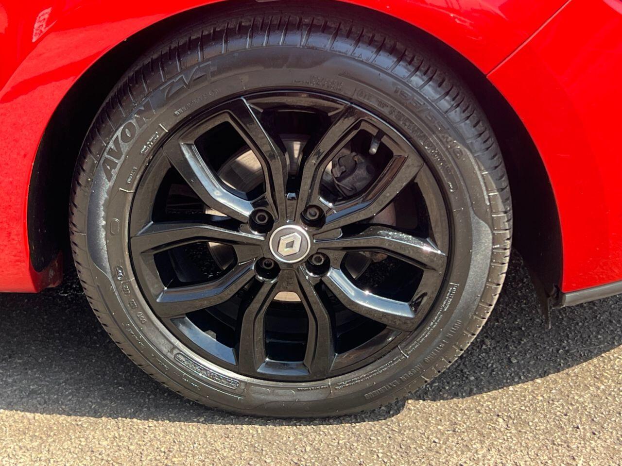 Renault Clio - Image 30