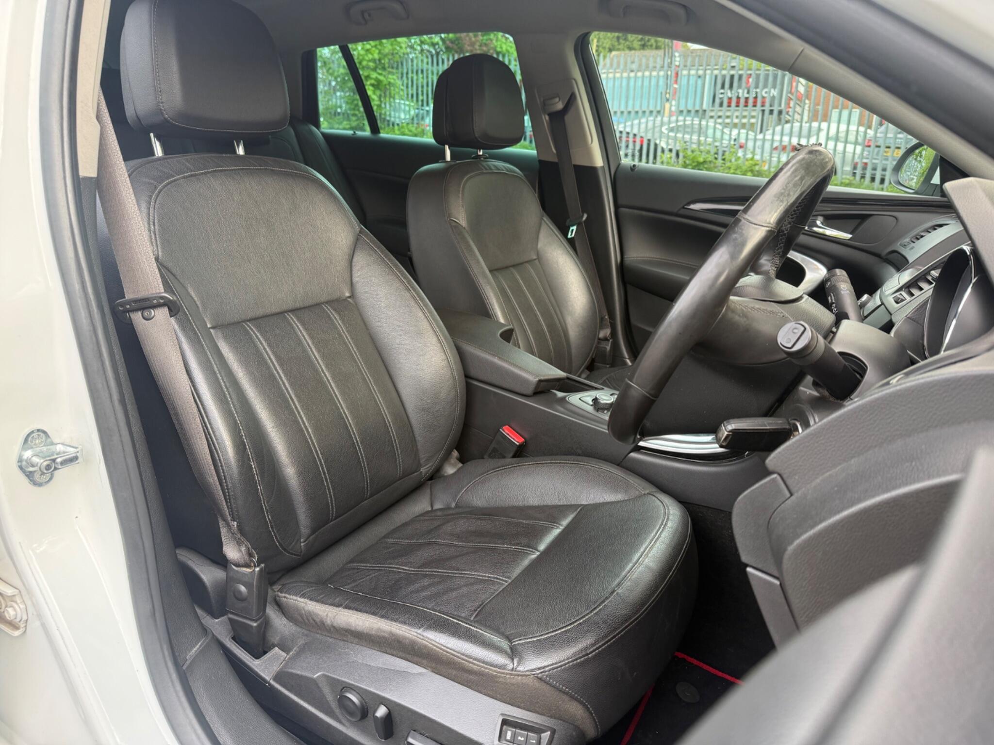 Vauxhall Insignia - Image 16