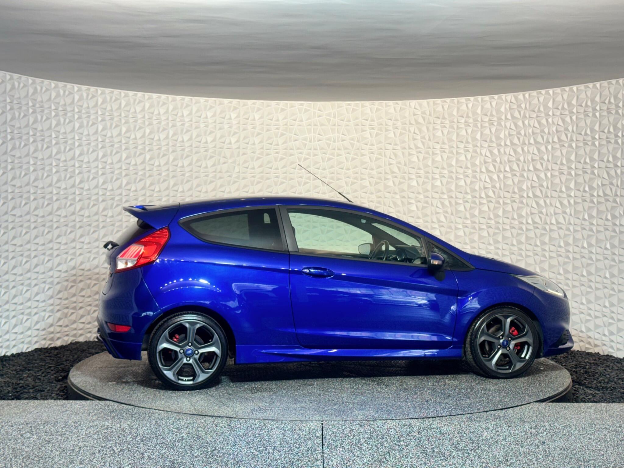 Ford Fiesta - Image 8