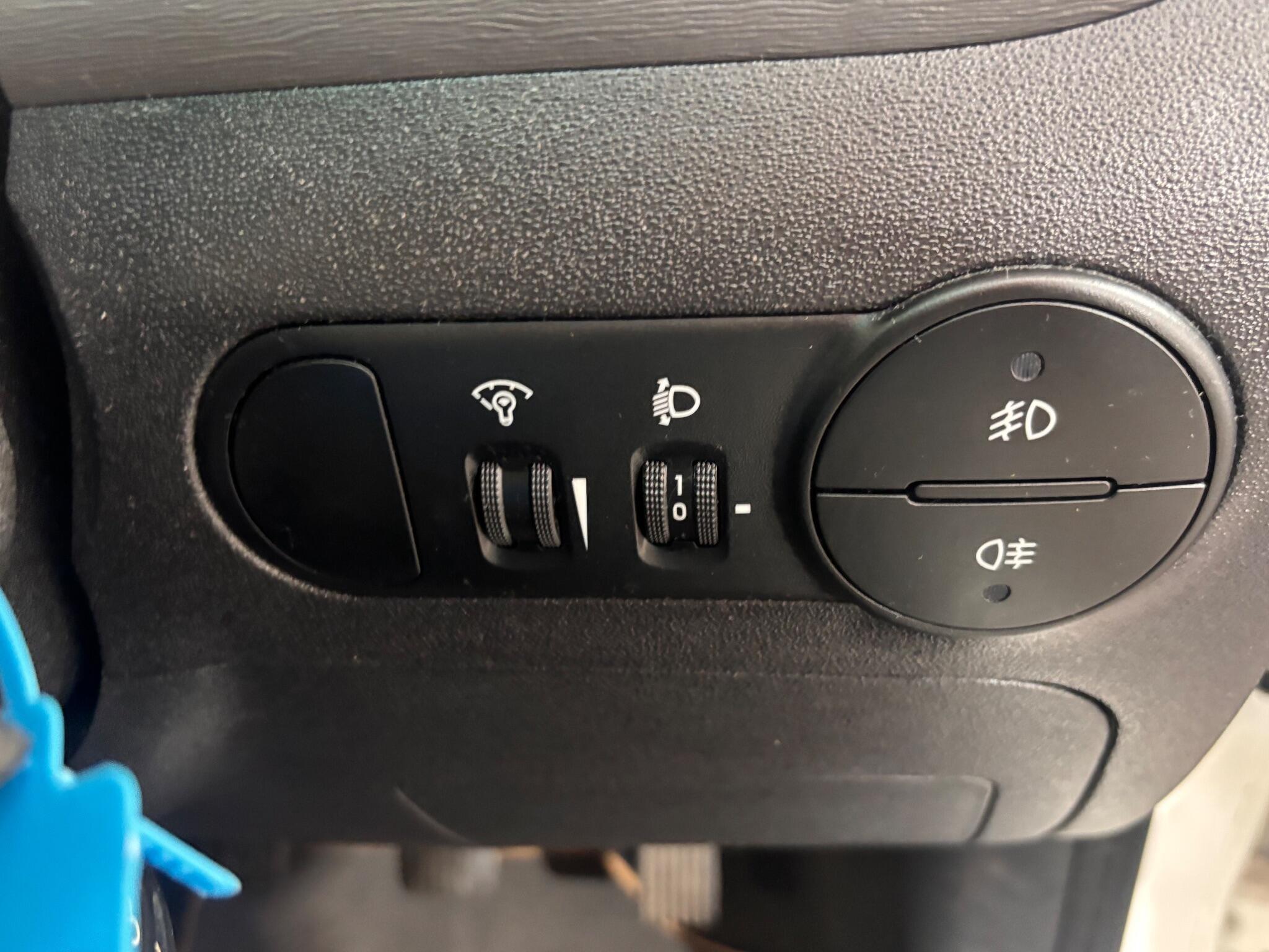 Hyundai i10 - Image 14