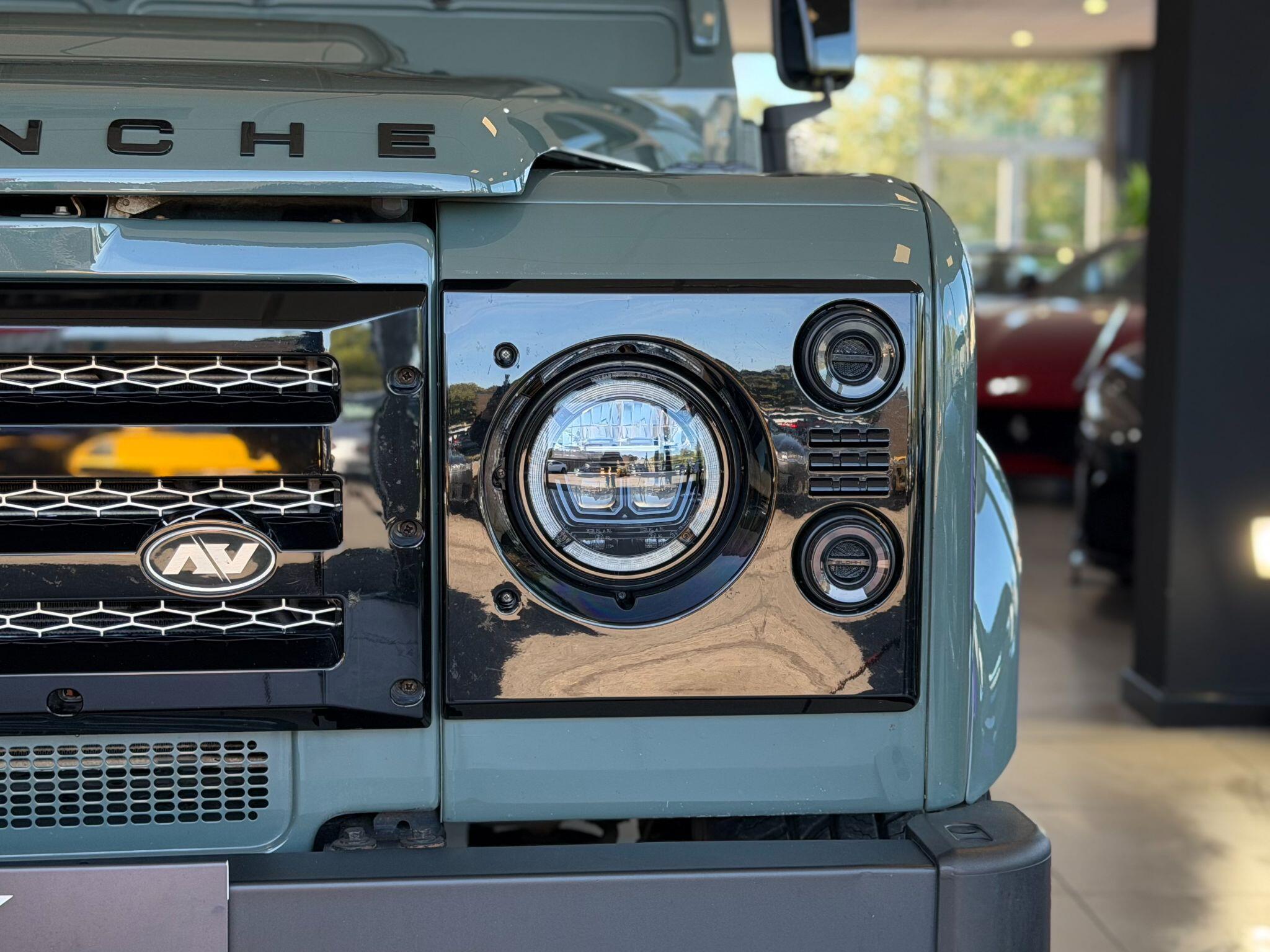 Land Rover Defender 90 - Image 4
