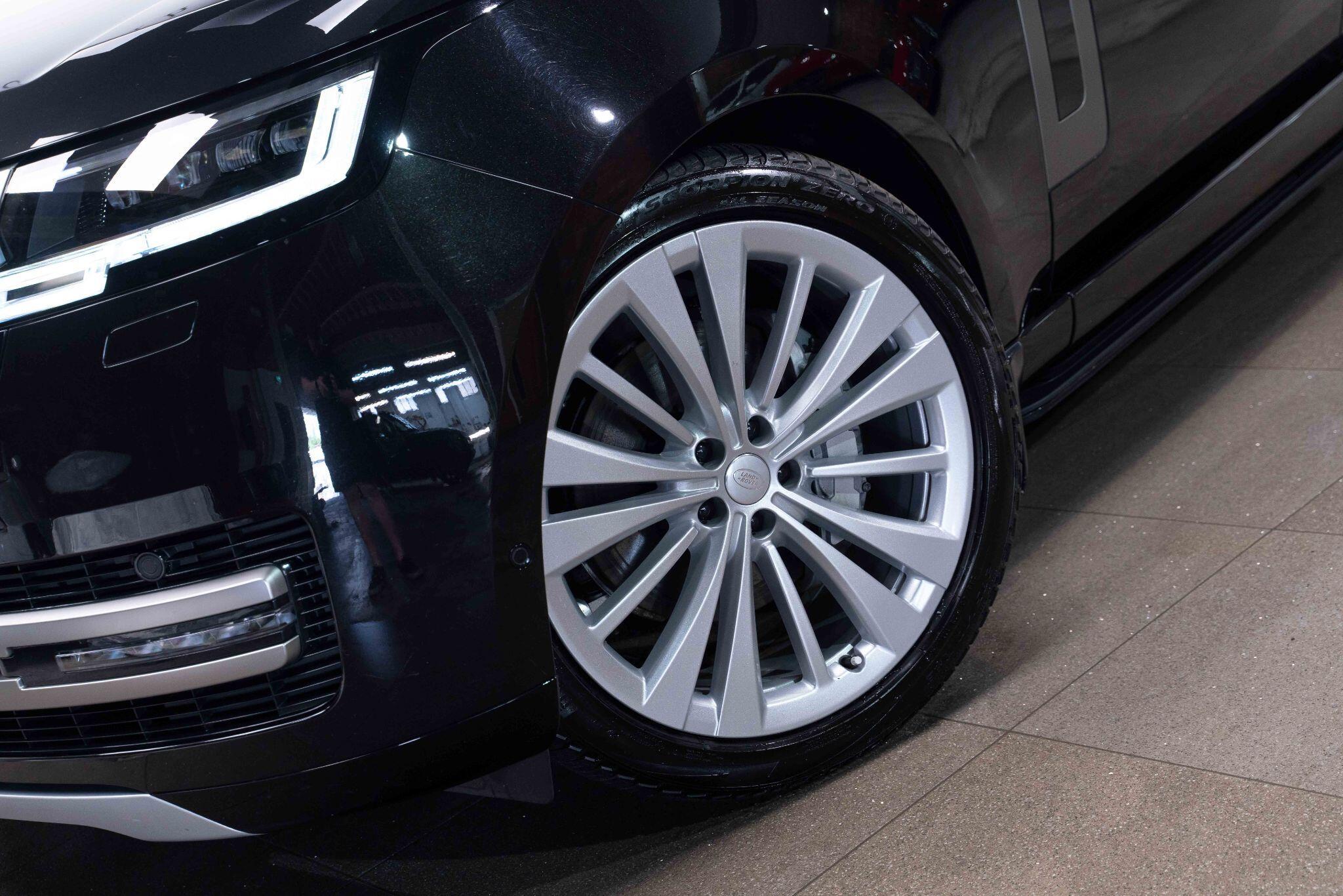 Land Rover Range Rover - Image 11