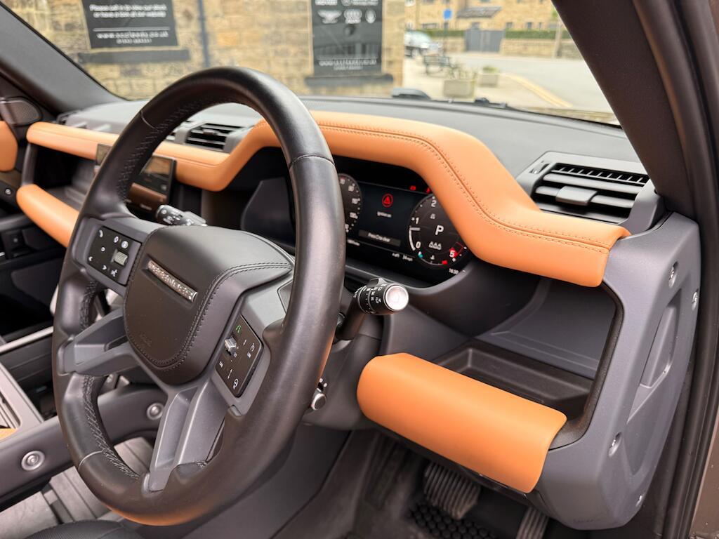 Land Rover Defender 90 - Image 46