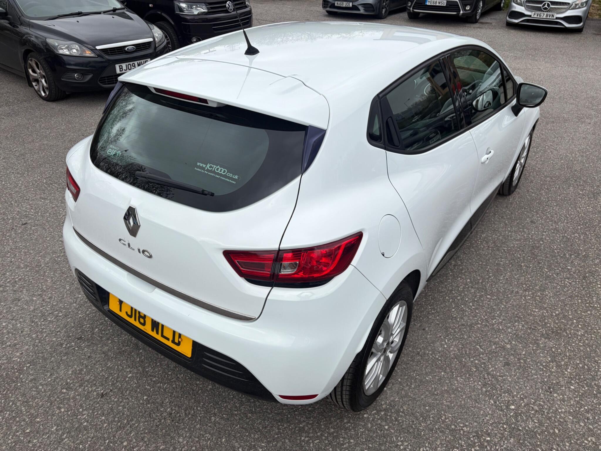 Renault Clio - Image 16