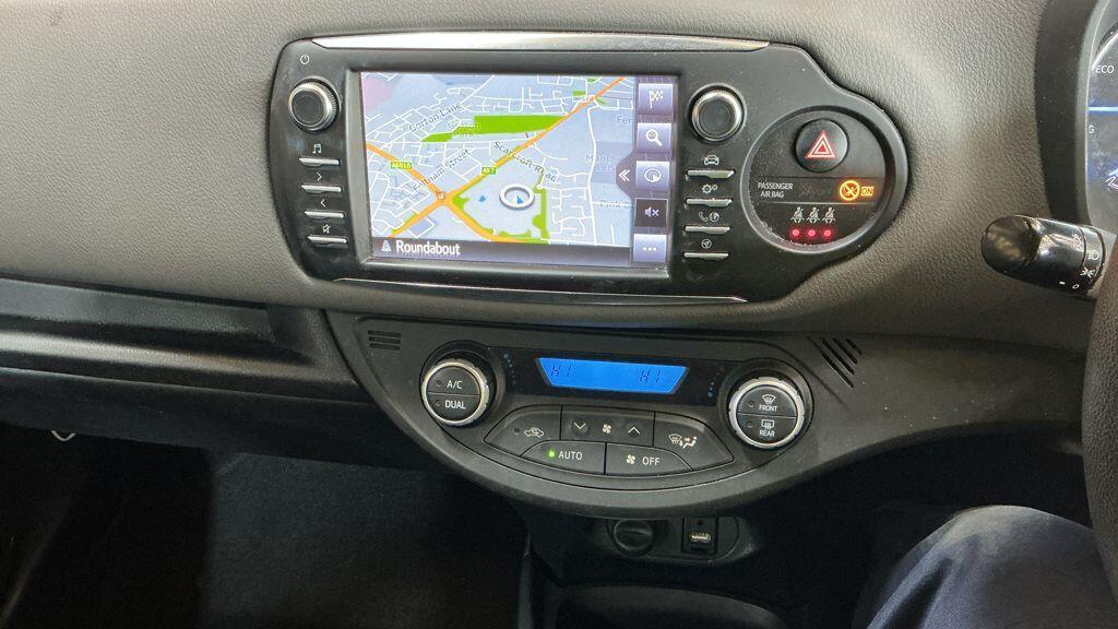 Toyota Yaris - Image 2