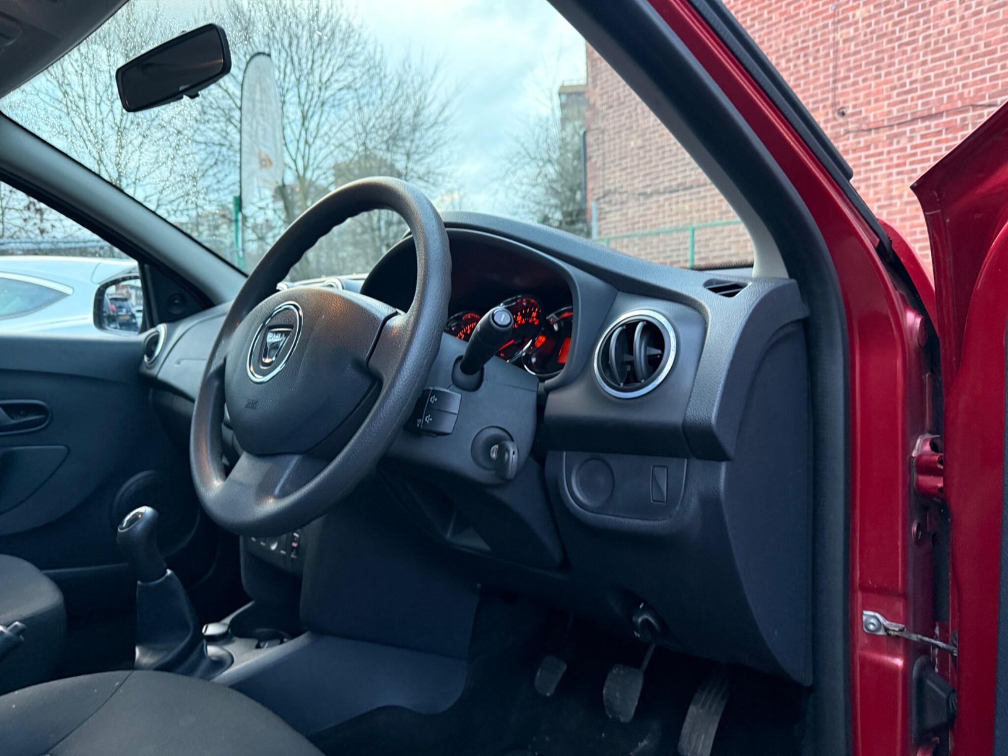 Dacia Sandero - Image 18