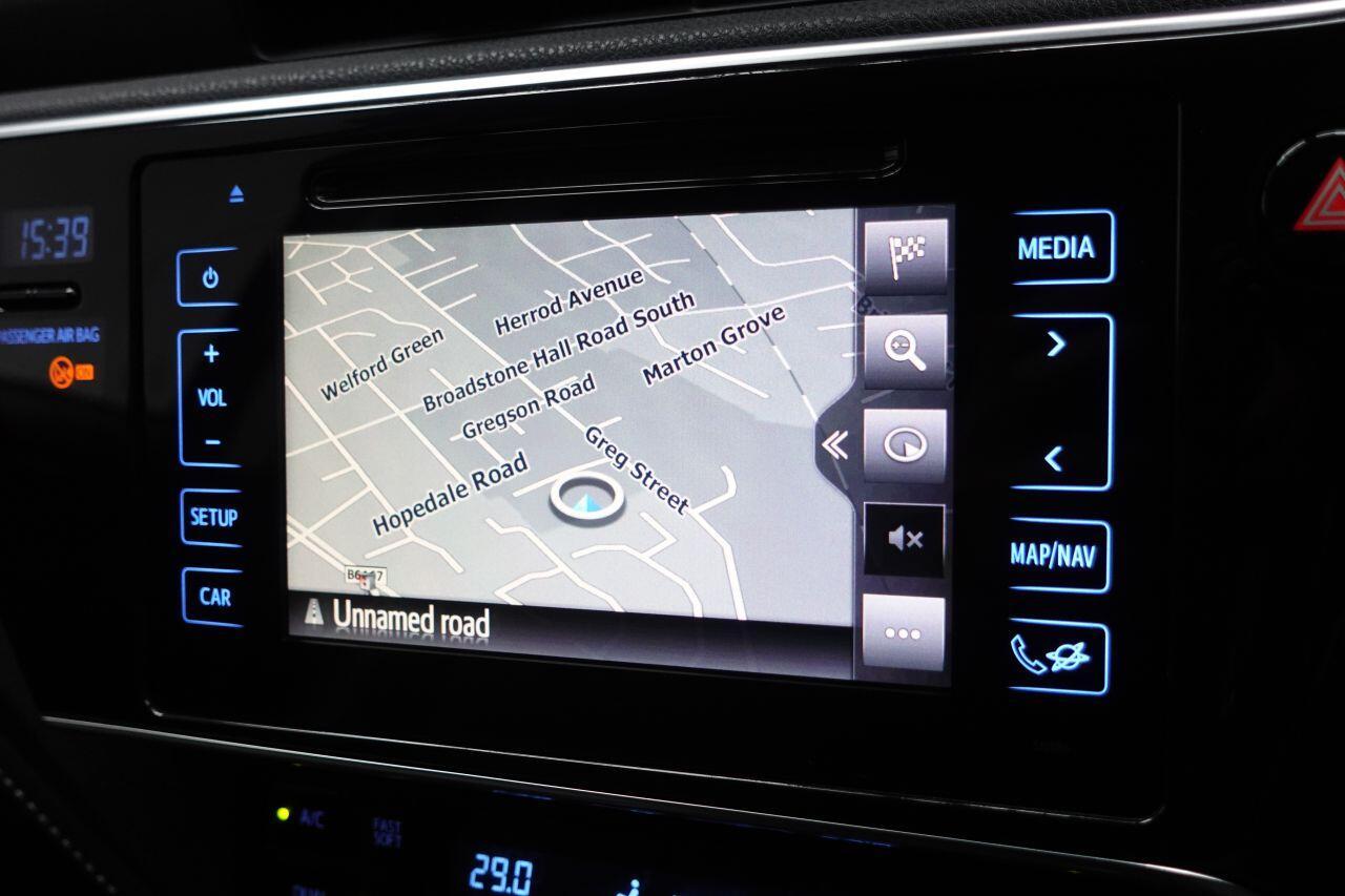 Toyota Auris - Image 2