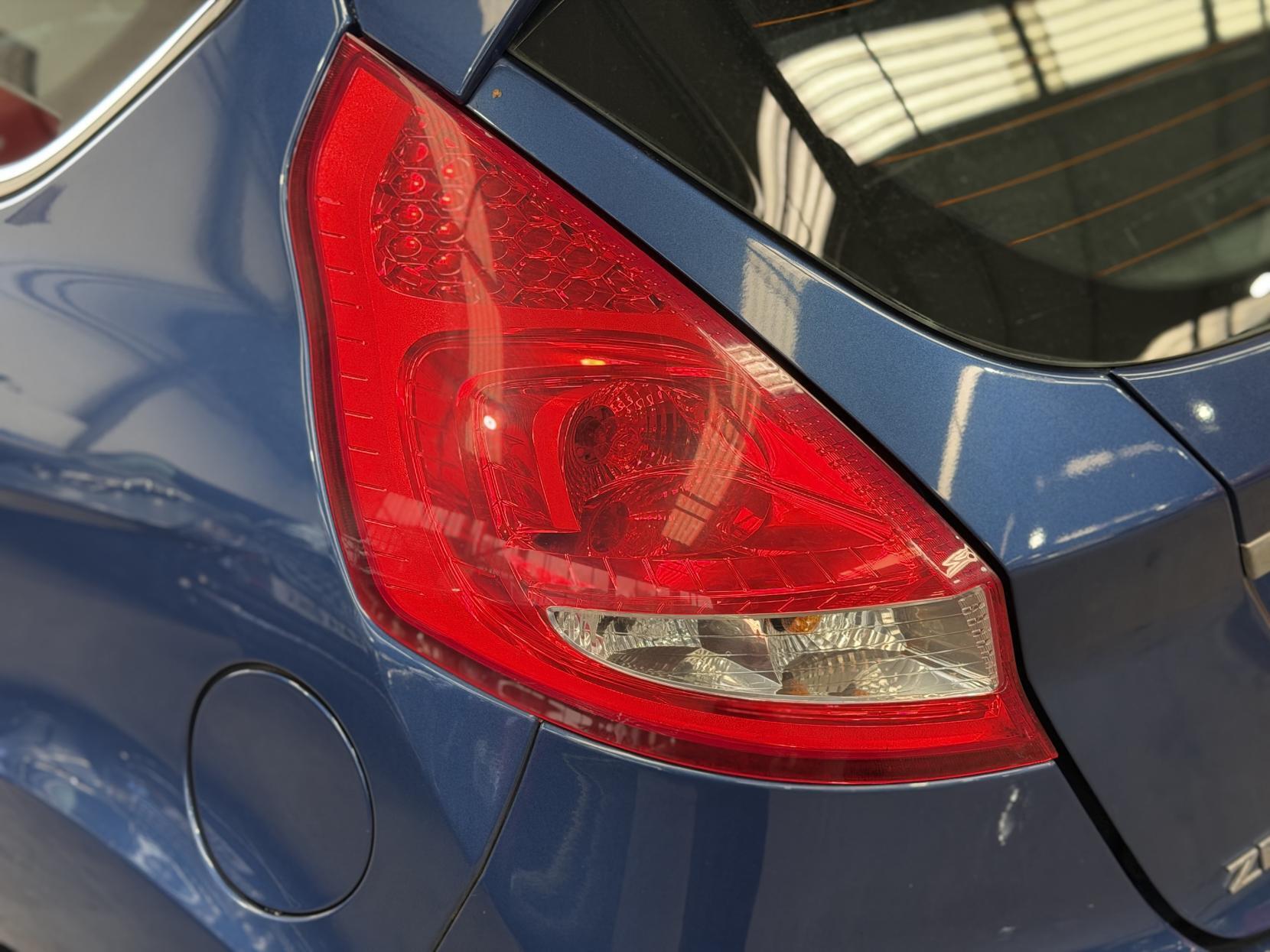Ford Fiesta - Image 12