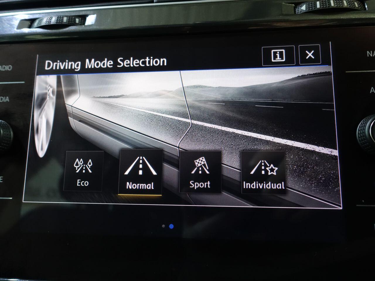 Volkswagen Golf - Image 34