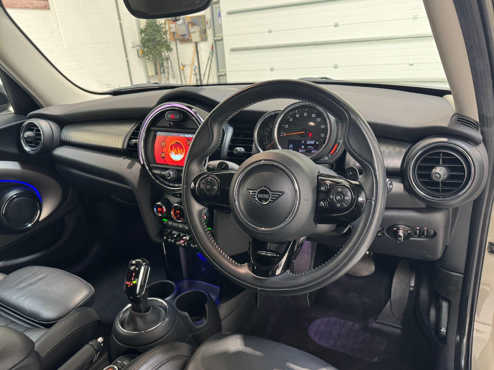 MINI Hatch - Image 16