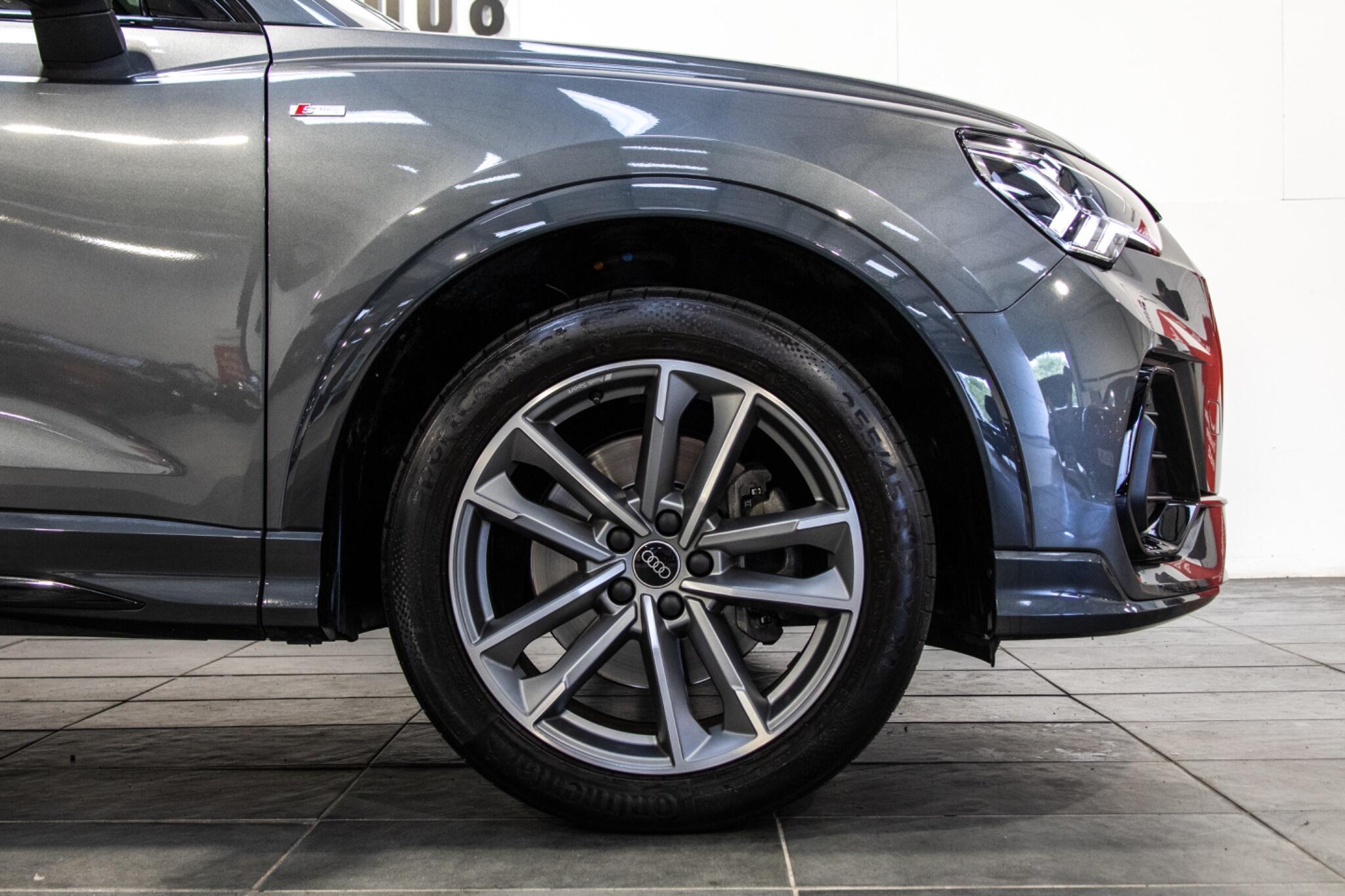 Audi Q3 - Image 8