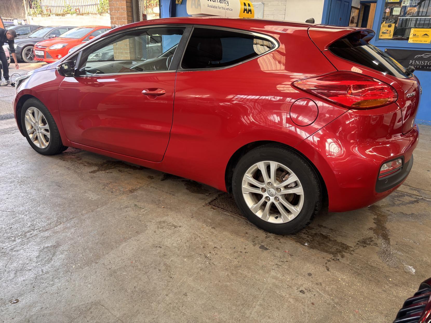 Kia ProCeed - Image 8