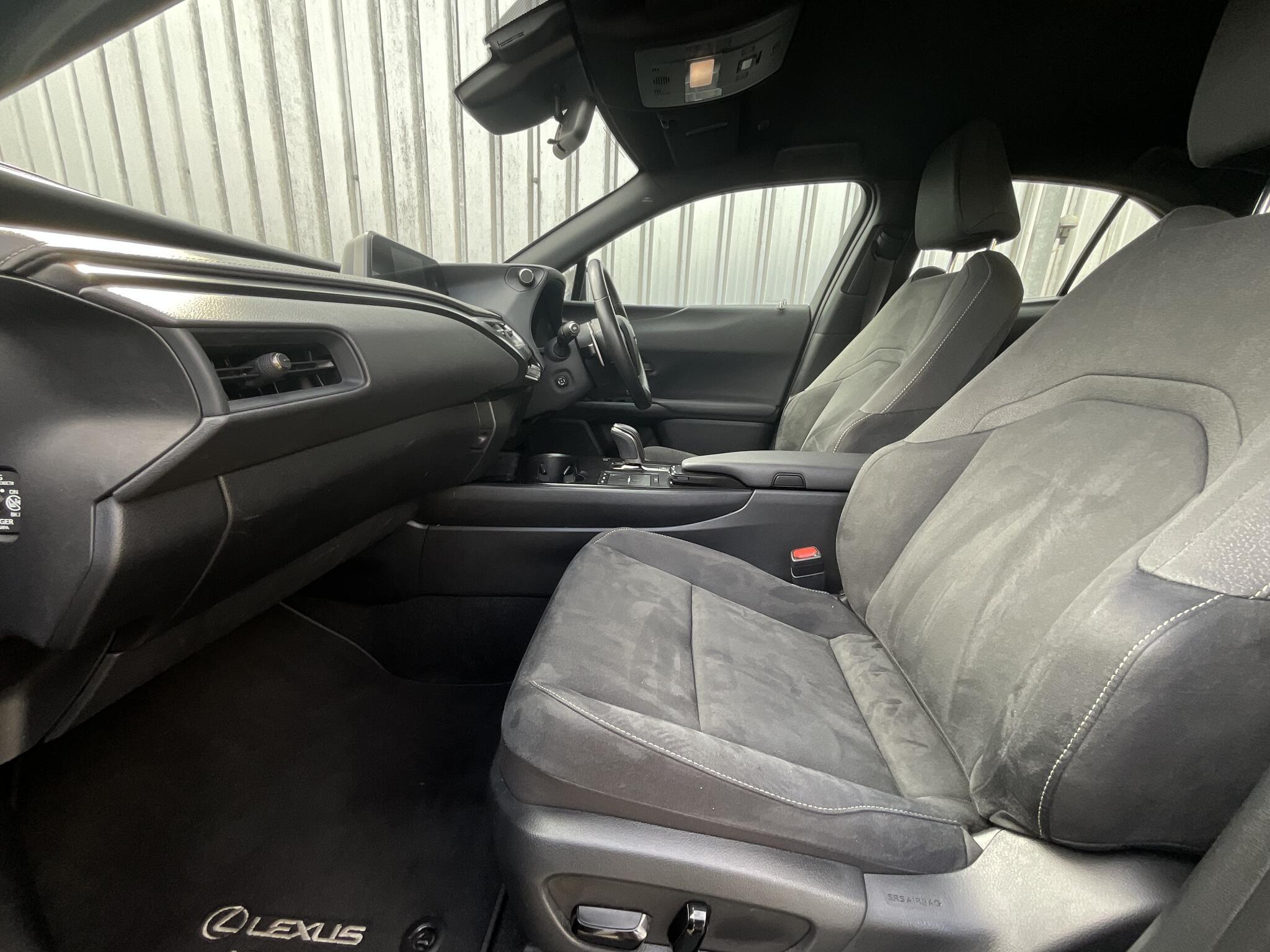 Lexus UX - Image 19