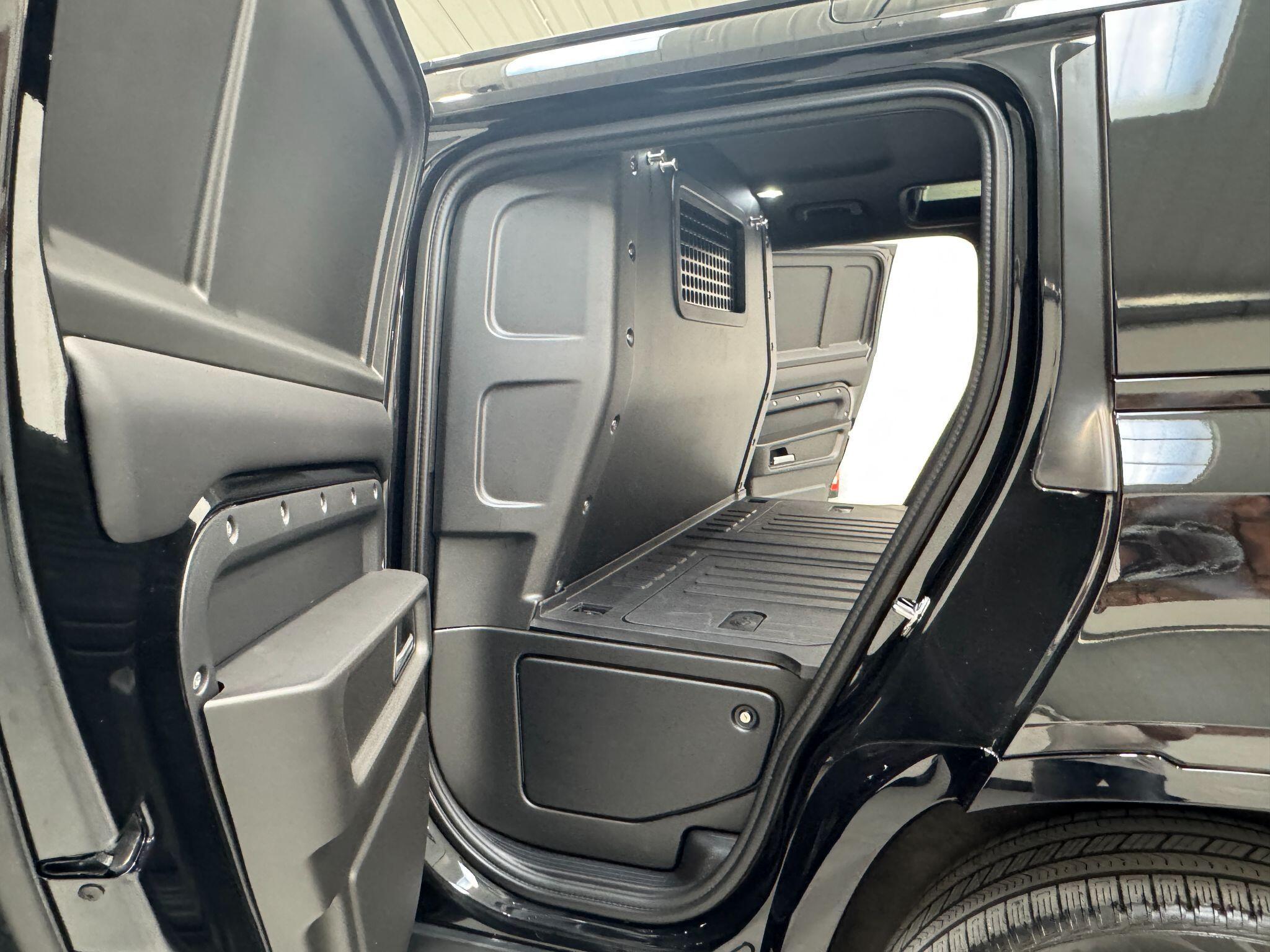 Land Rover Defender 110 - Image 22