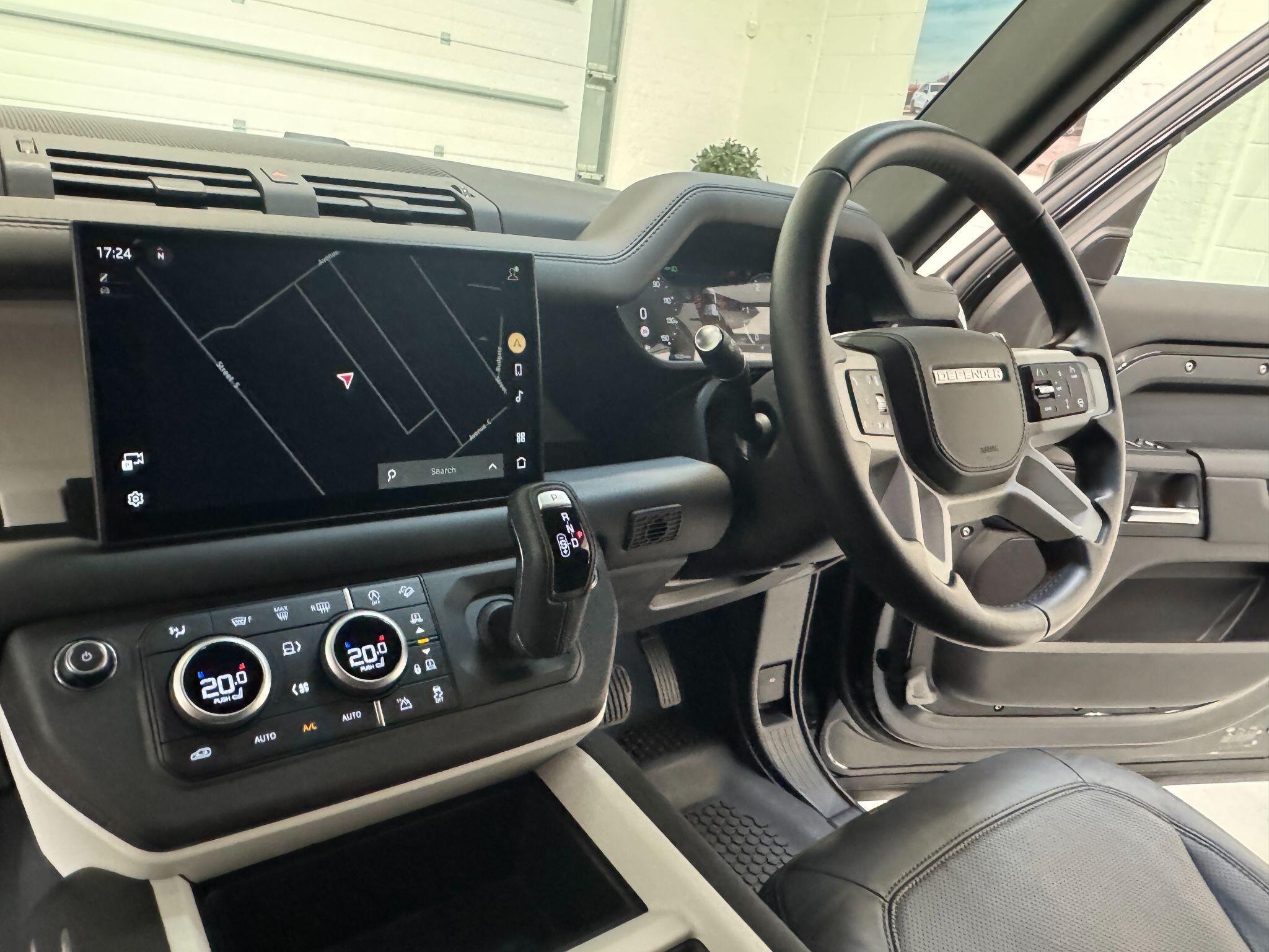 Land Rover Defender 110 - Image 54