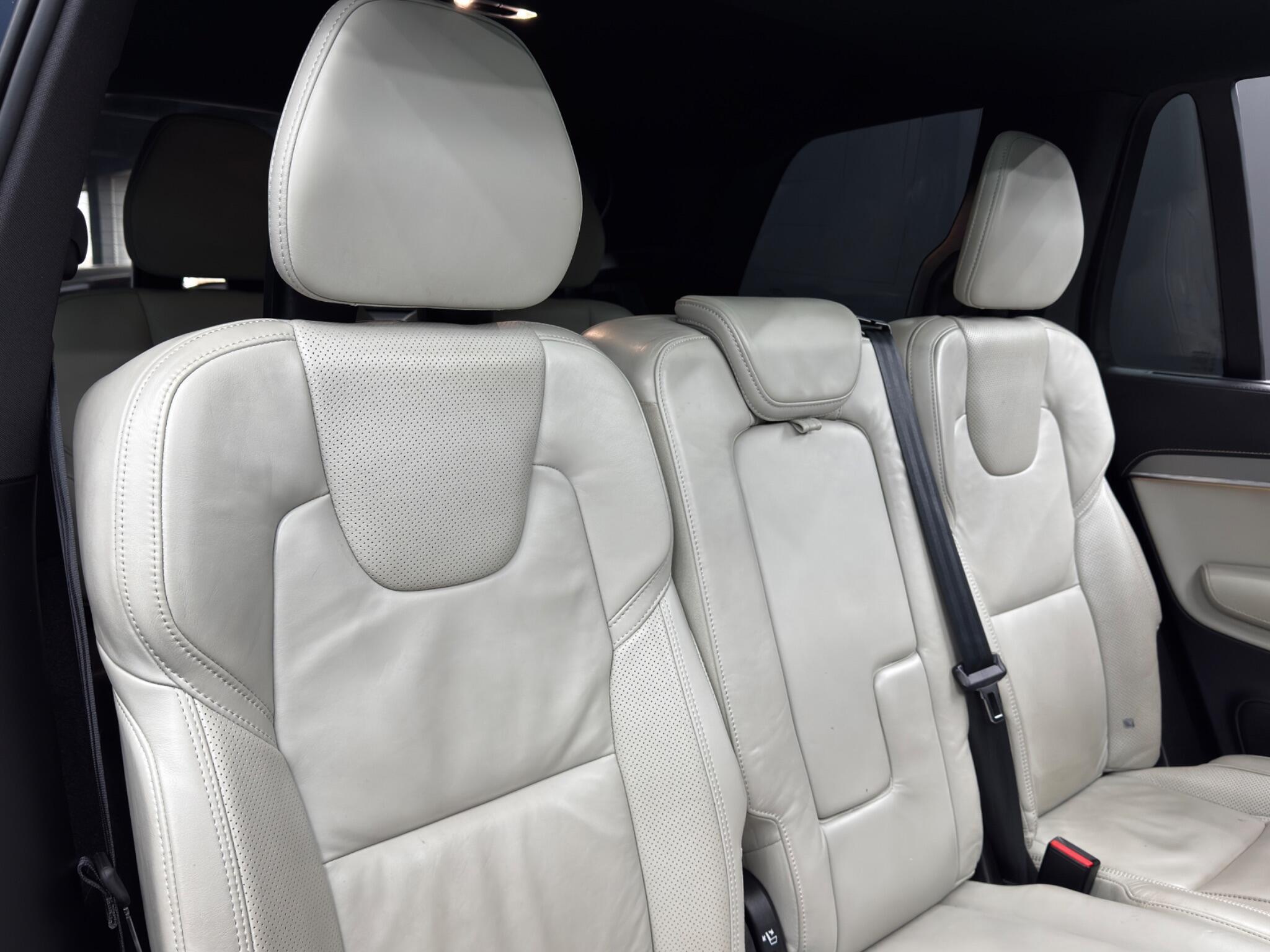 Volvo XC90 - Image 14