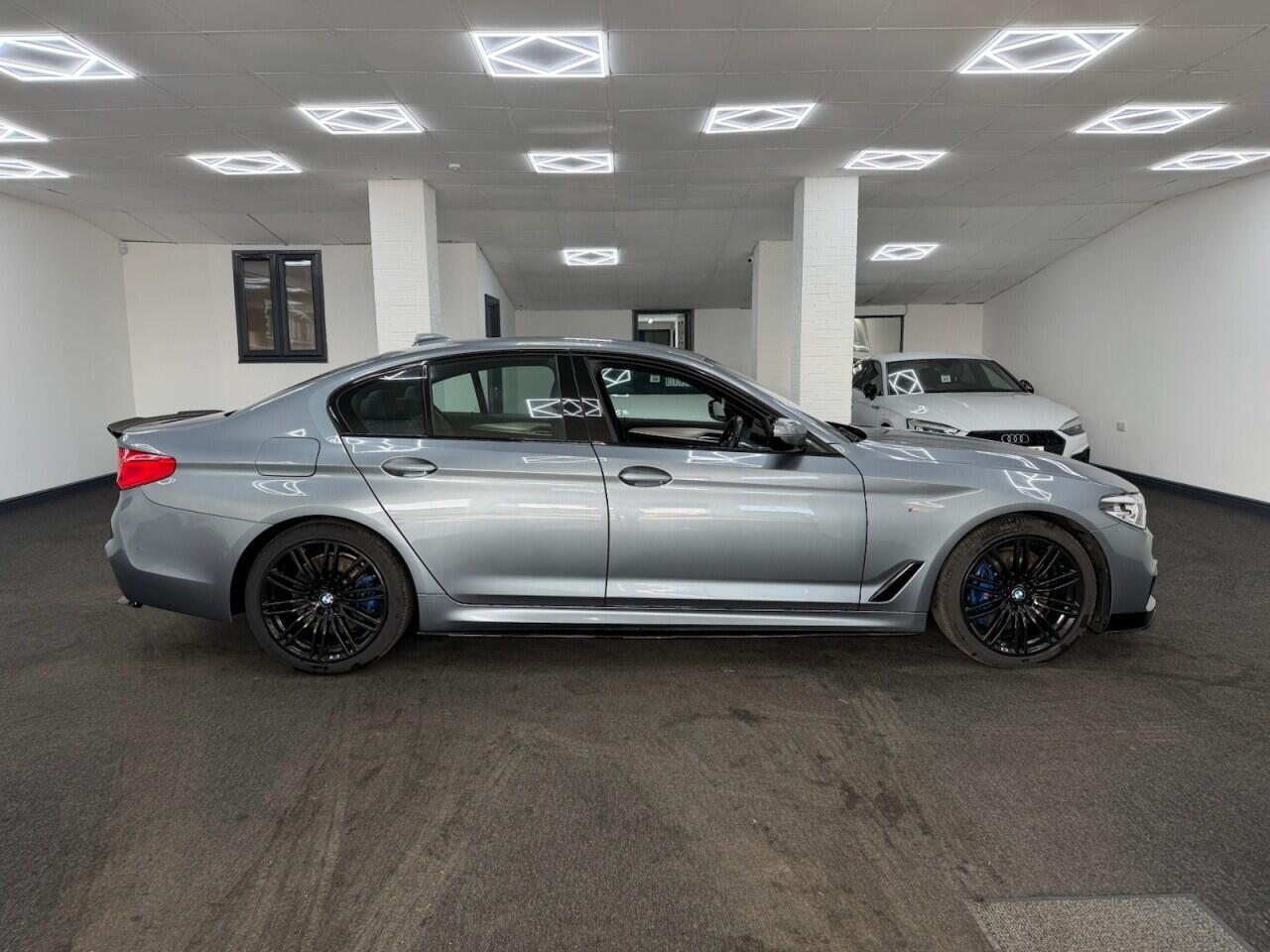 BMW 5 Series - Image 4