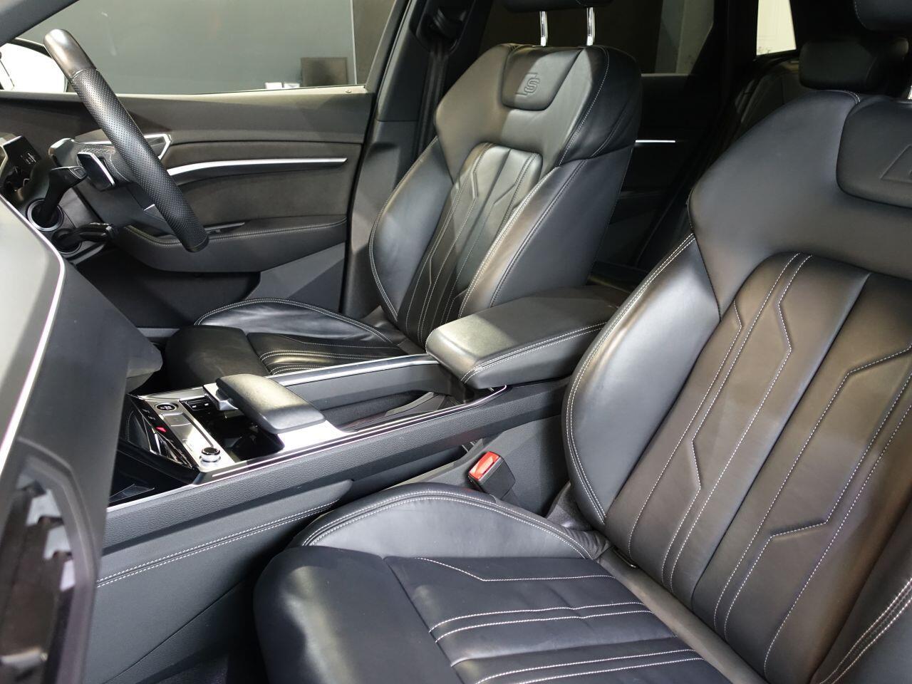 Audi E-Tron - Image 12