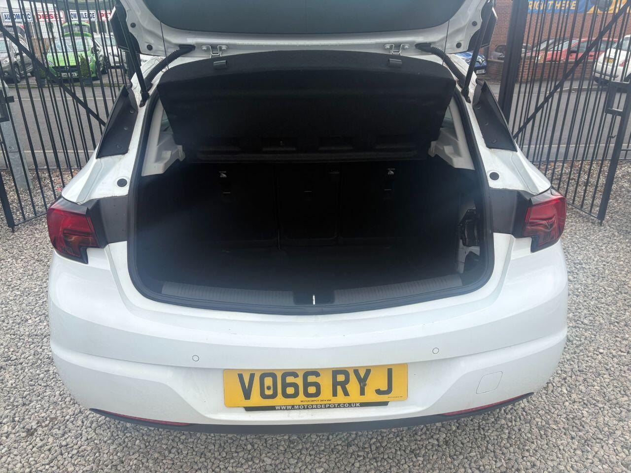 Vauxhall Astra - Image 7