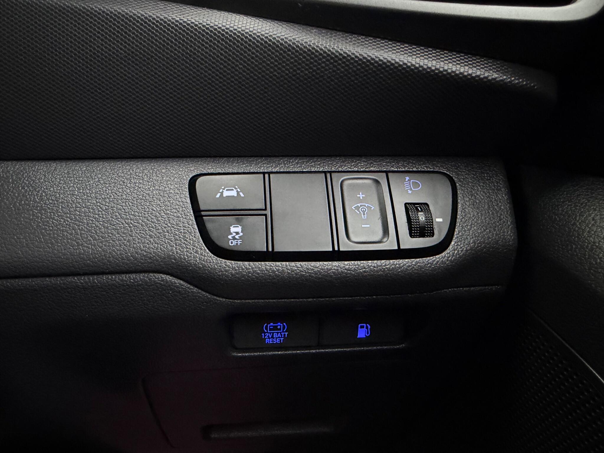 Hyundai Ioniq - Image 61