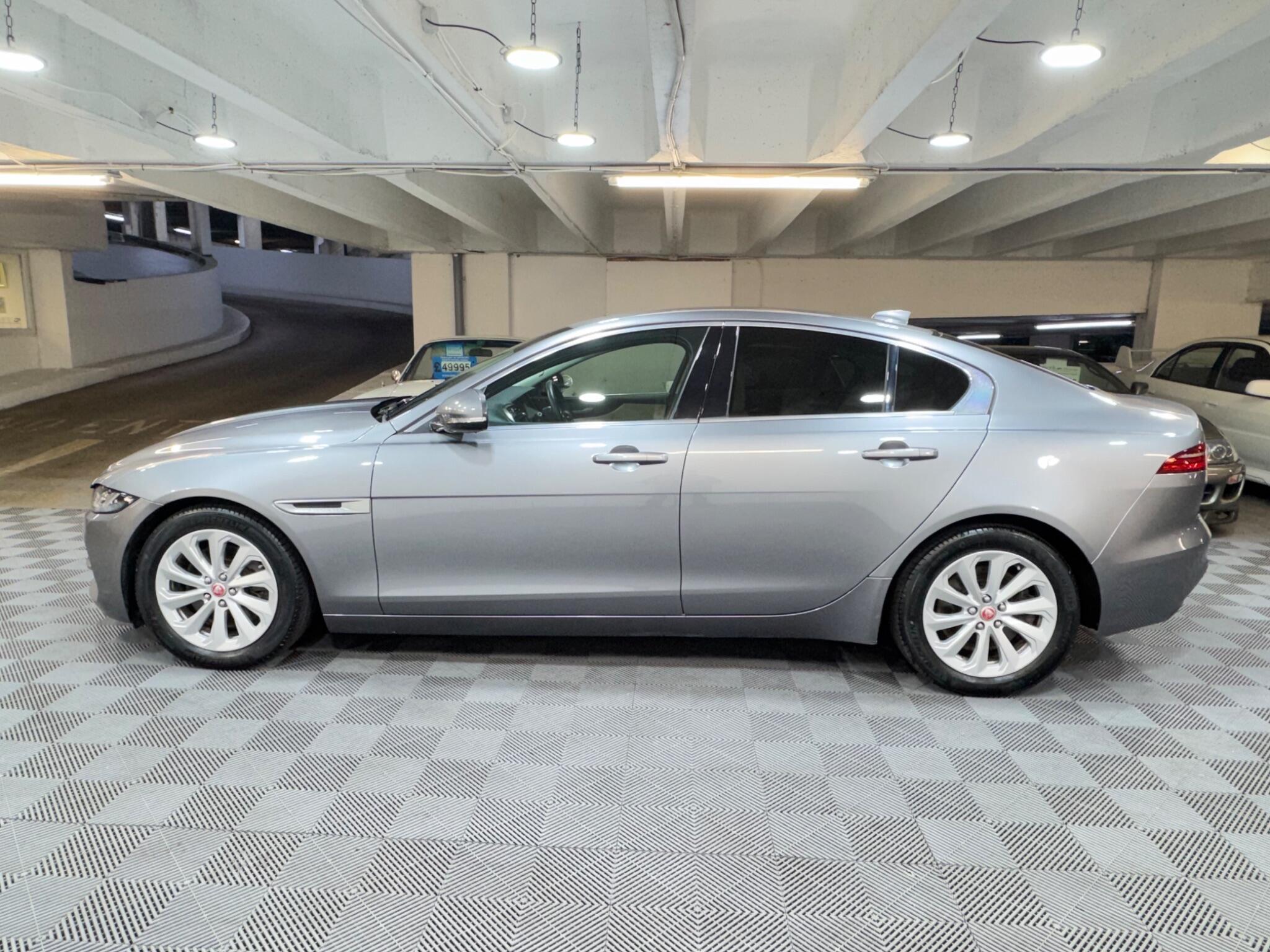 Jaguar XE - Image 2