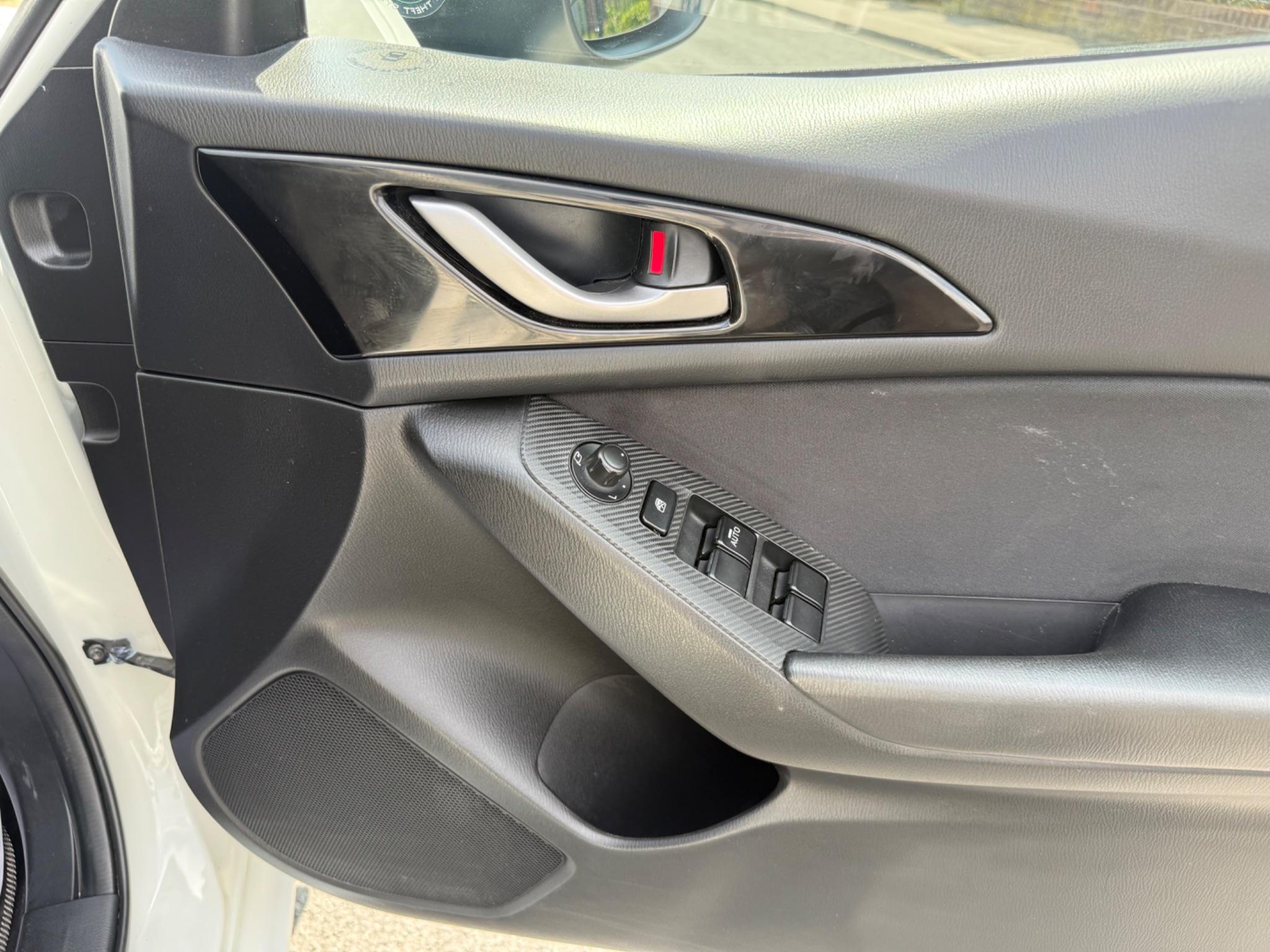 Mazda MAZDA3 - Image 25