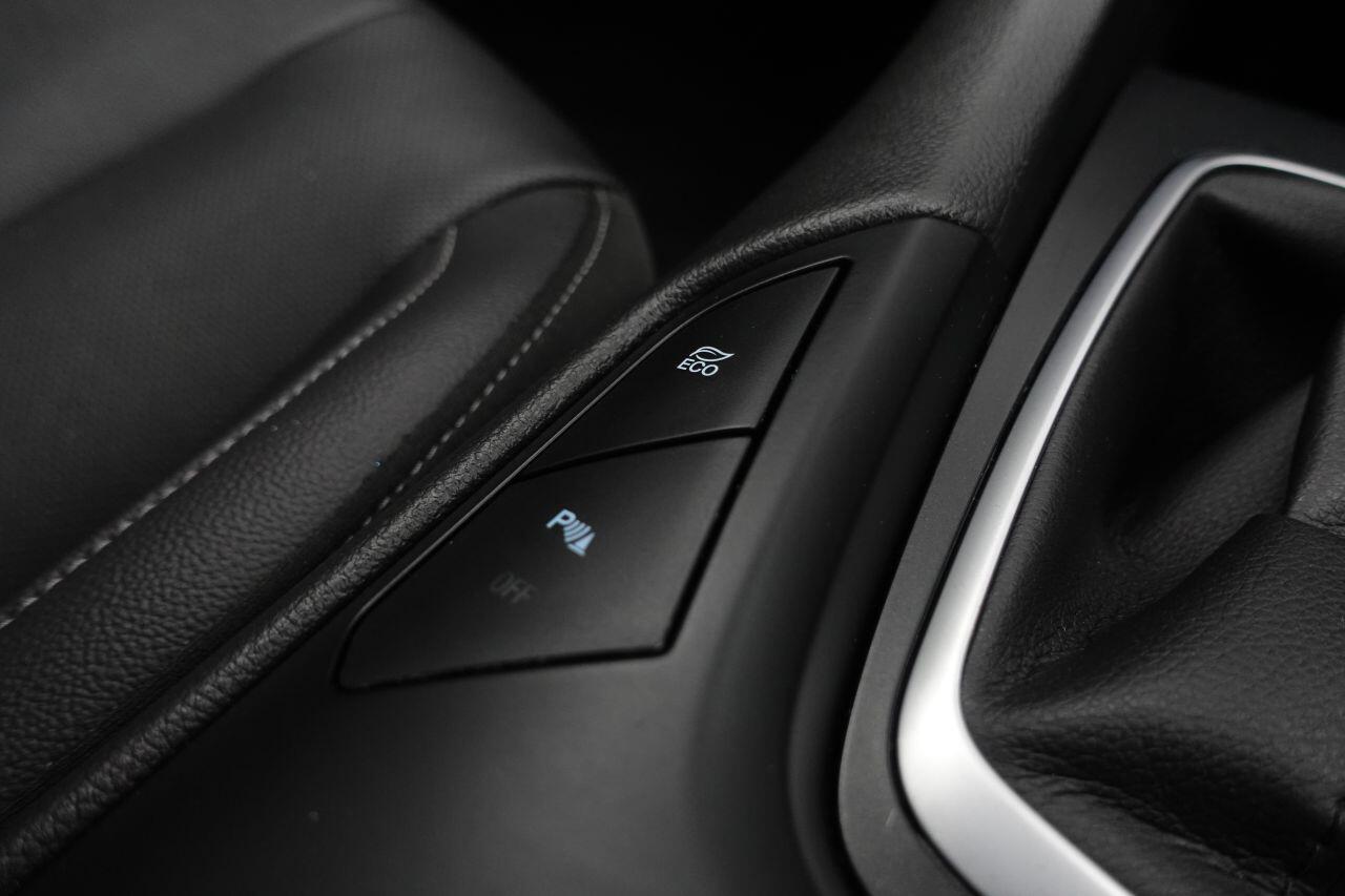 Ford Mondeo - Image 48